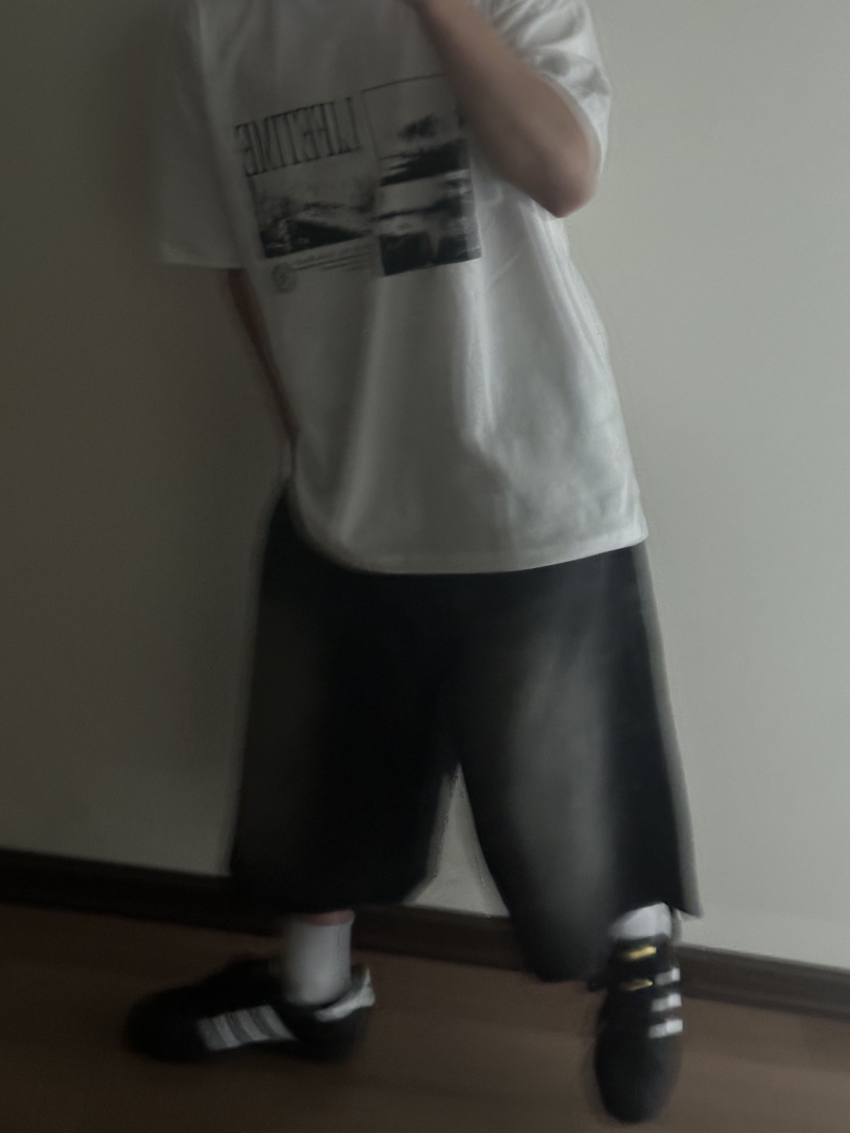 Adidas Superstar Core Black White 착용 스타일