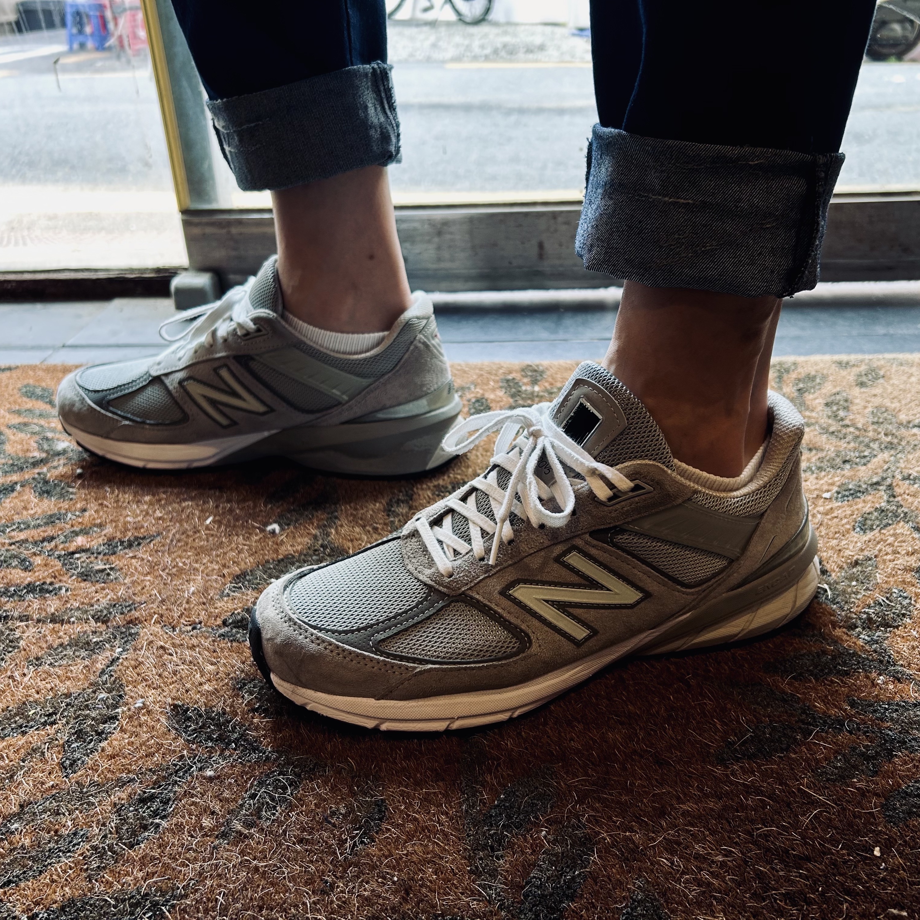 New Balance 990v5 Made in USA Grey - D Standard 착용 스타일