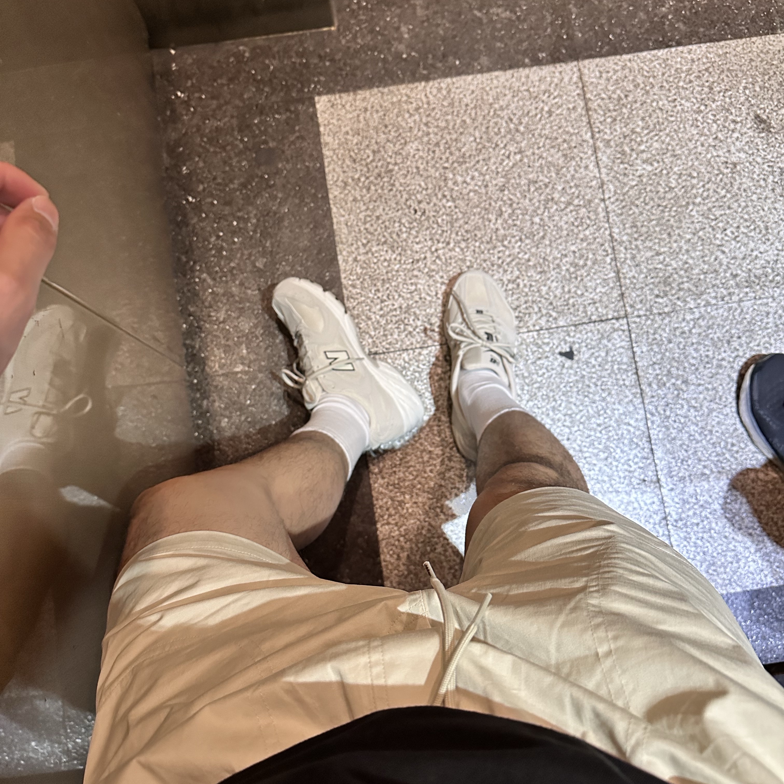 New Balance 530 Ivory 착용 스타일