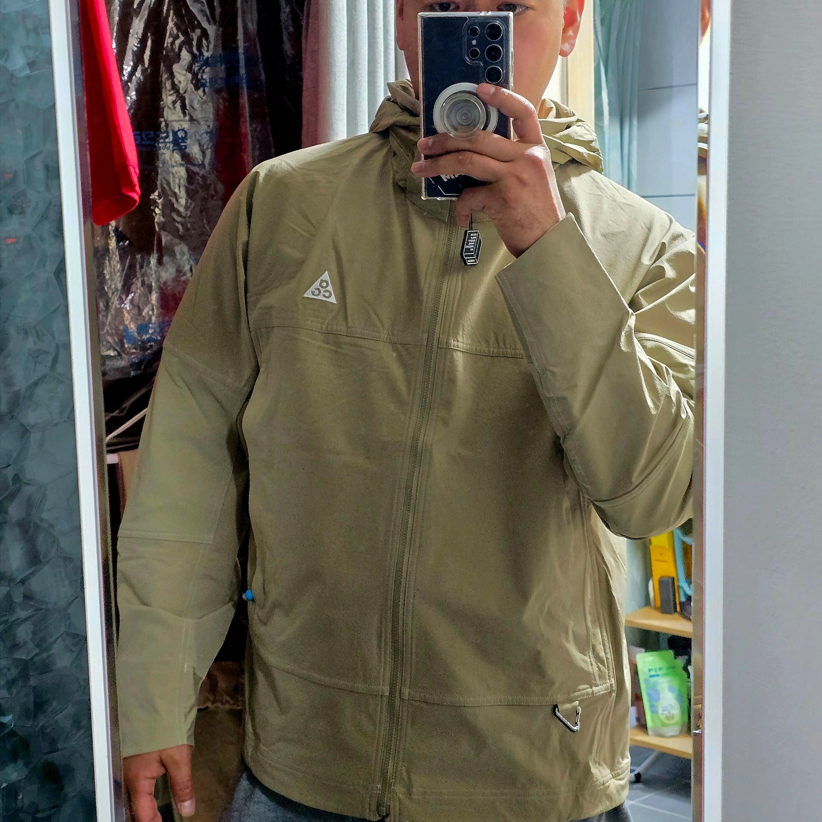 Nike ACG Sun Farer Jacket Khaki Summit White - Asia 착용 스타일 - 3