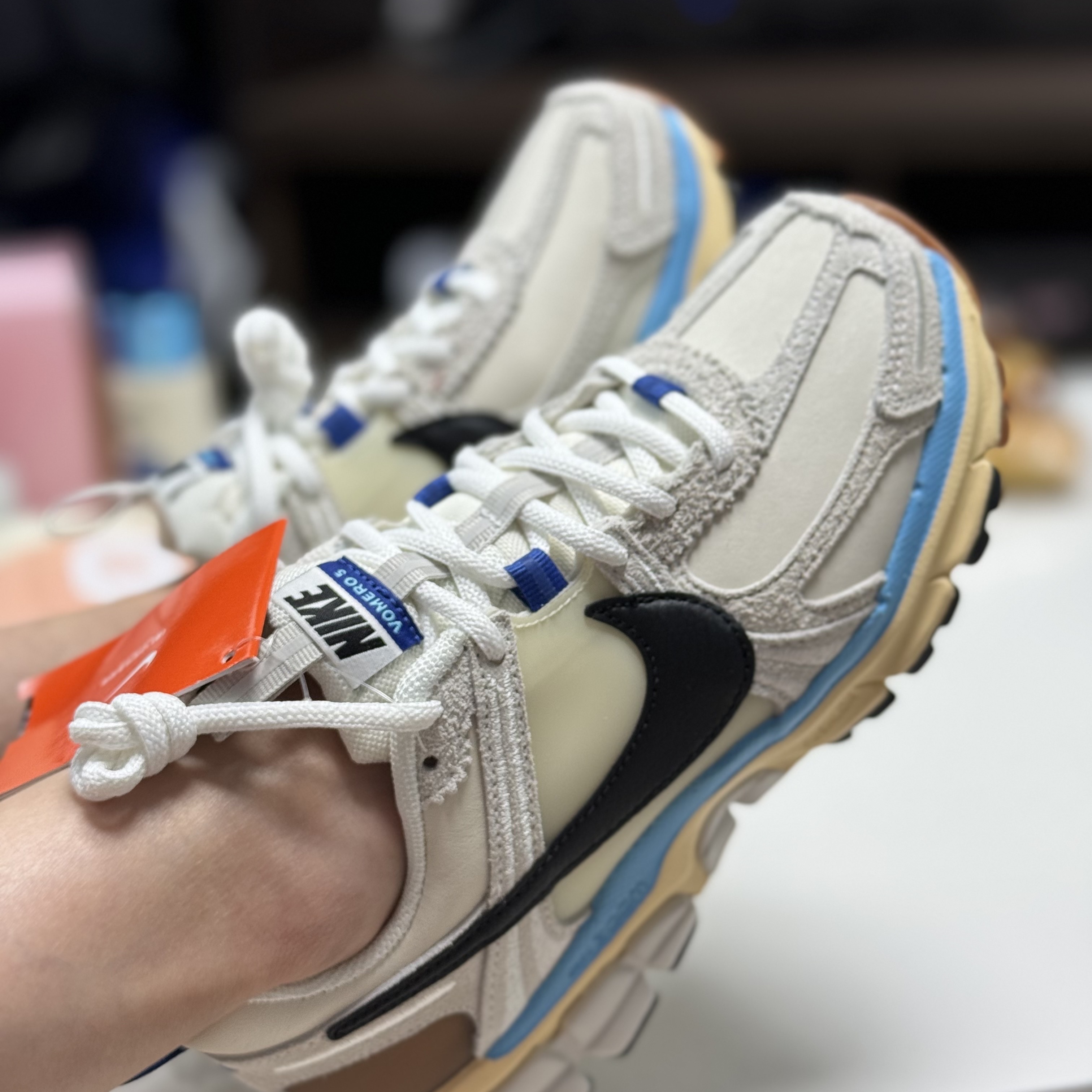 (W) Nike Zoom Vomero 5 PRM Designed by Japan 착용 스타일