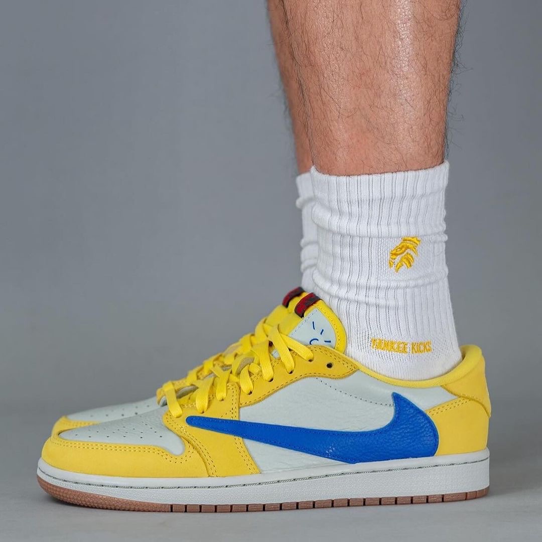 (W) Jordan 1 x Travis Scott Retro Low OG SP Canary 착용 스타일 - 8