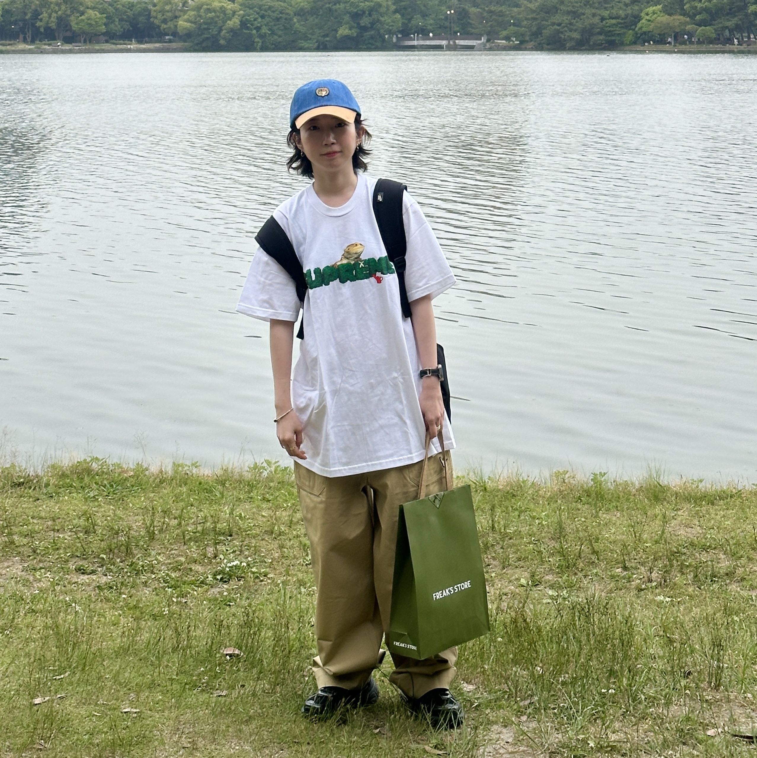 Supreme Lizard T-Shirt White - 20SS, Nike V2K Run Black Anthracite 착용 스타일 - 3