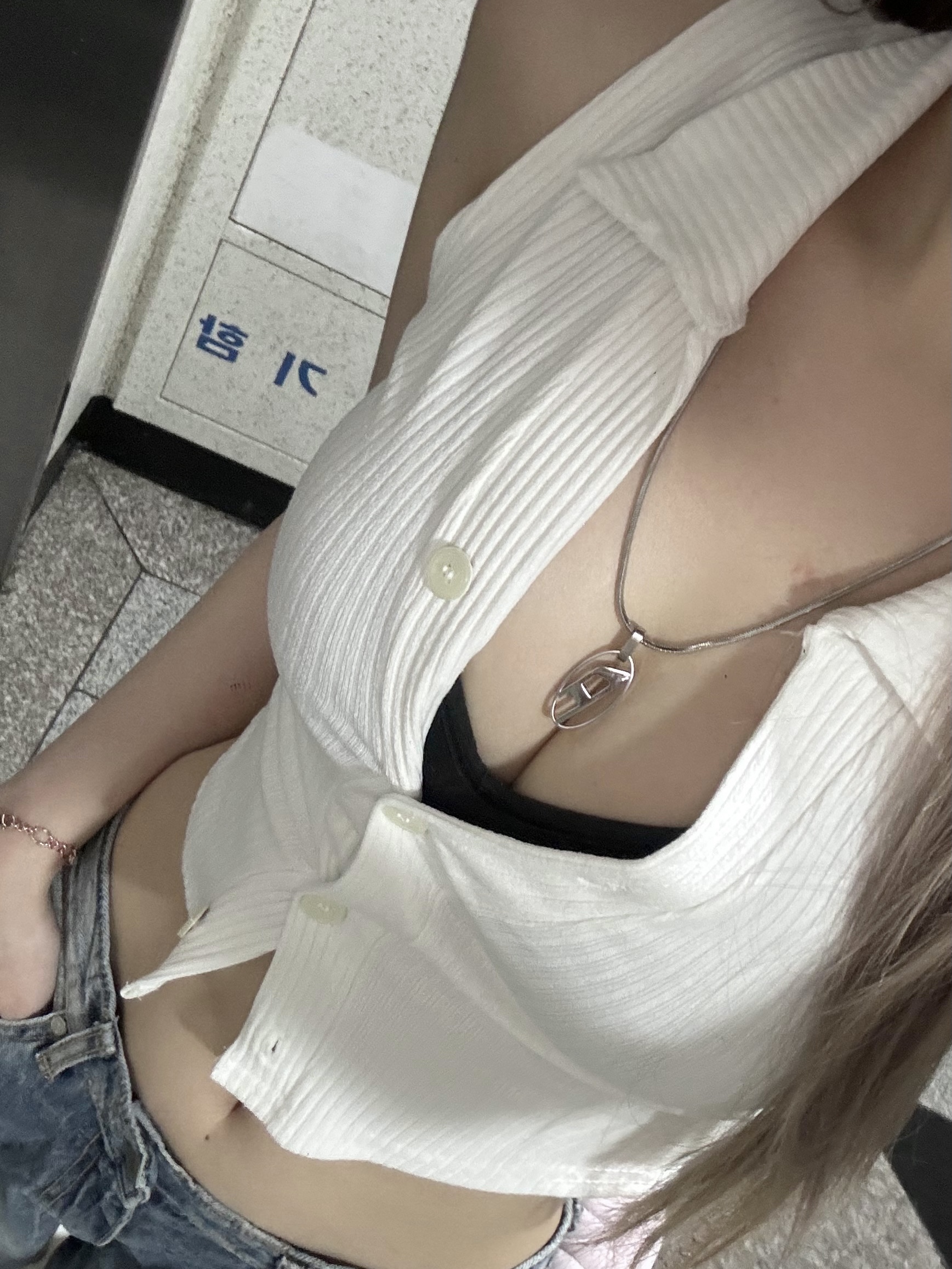 Diesel Dx1342 Stainless Steel Pendant Necklace Silver 착용 스타일 - 1