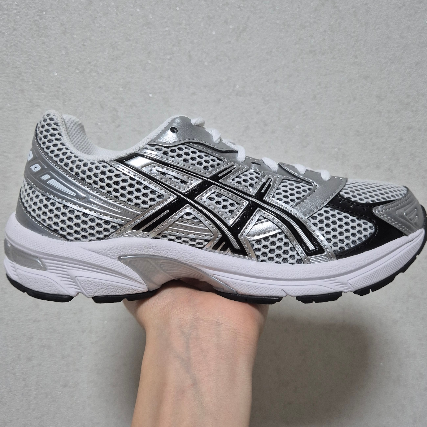 Asics Gel-1130 White Black 착용 스타일