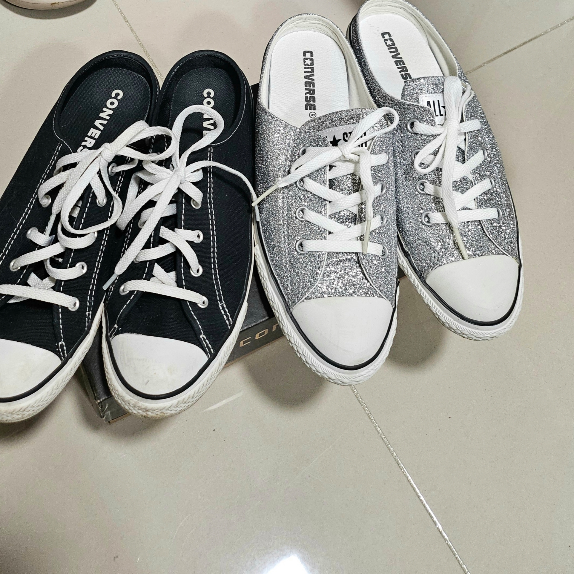(W) Converse Chuck Taylor All Star Dainty Mule Slip Black, Converse Run Star Hike Hi Black White Gum 착용 스타일 - 1