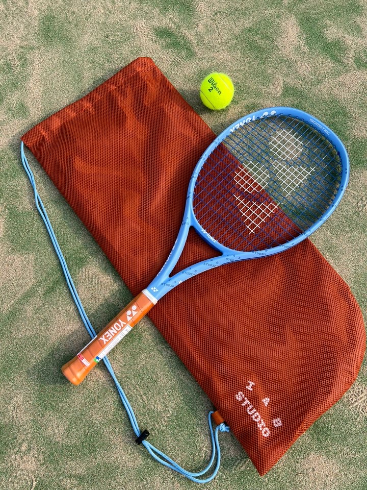 IAB Studio x Yonex Ezone Tennis Racket ์ฐฉ์ฉ ์คํ์ผ