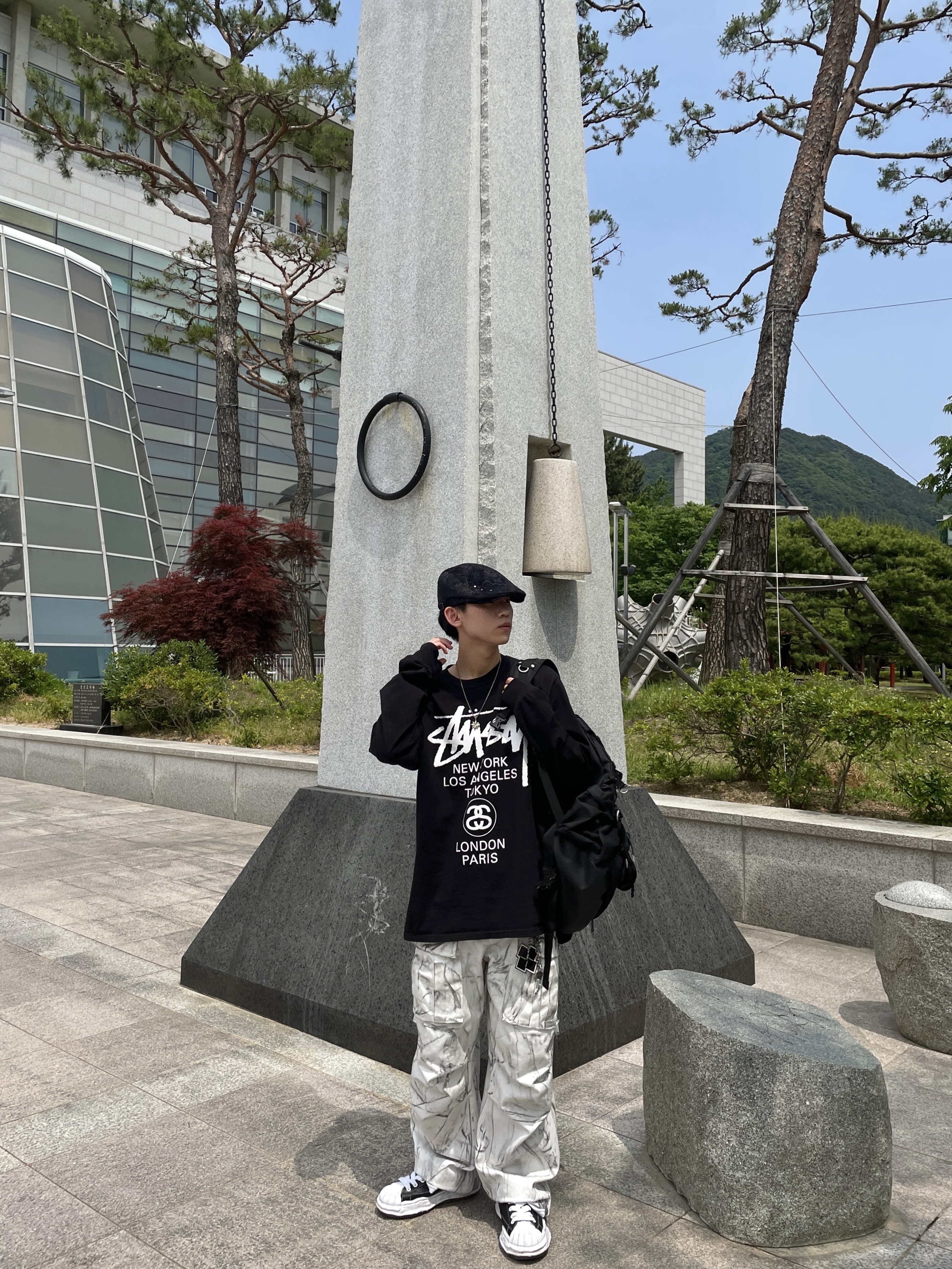 Nos Couleurs 01 Cargo Pants Dirty Washing, Stussy World Tour LS T-Shirt Black 착용 스타일 - 2