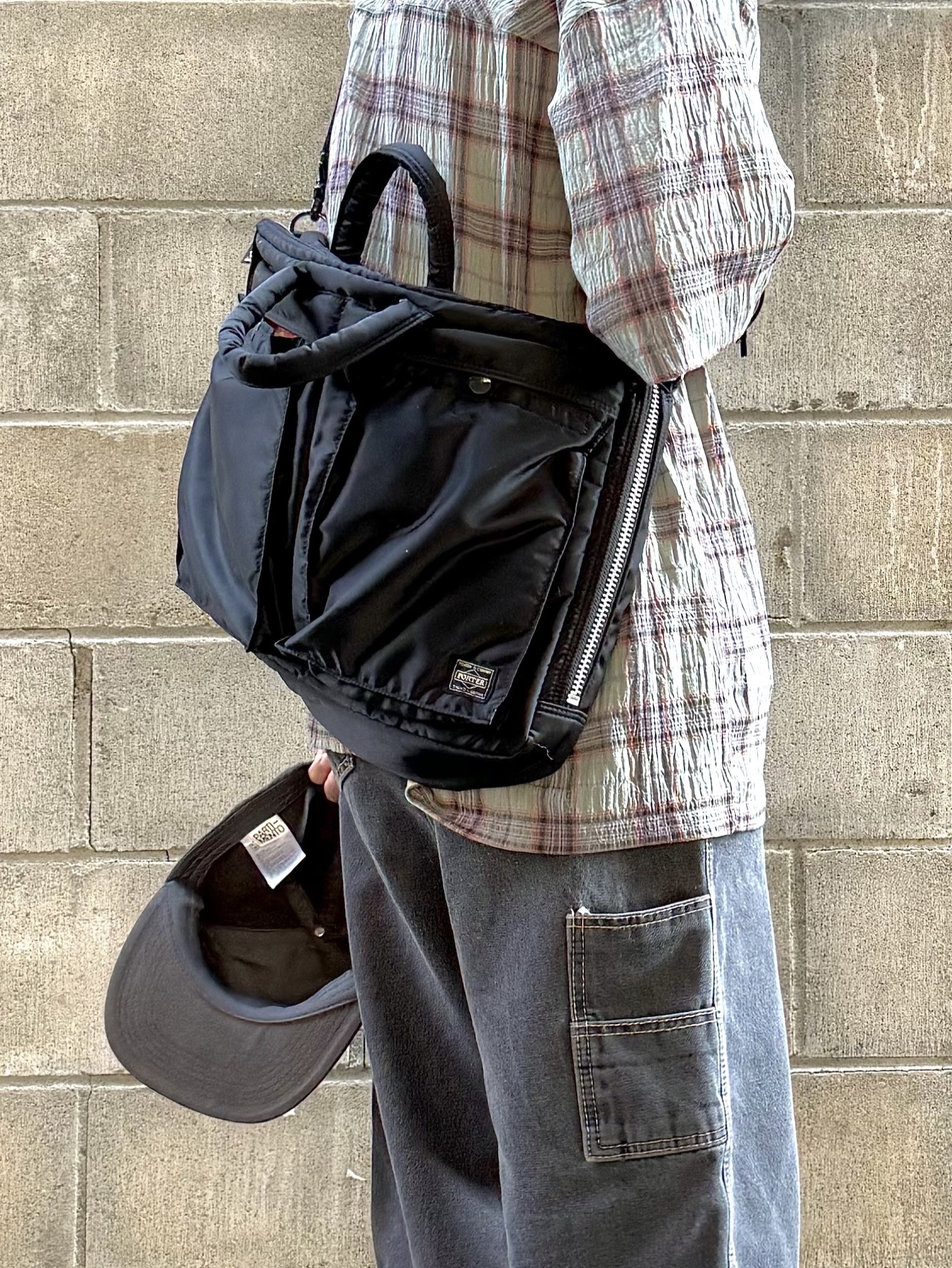 Porter Tanker 2Way Briefcase Black 착용 스타일 - 2
