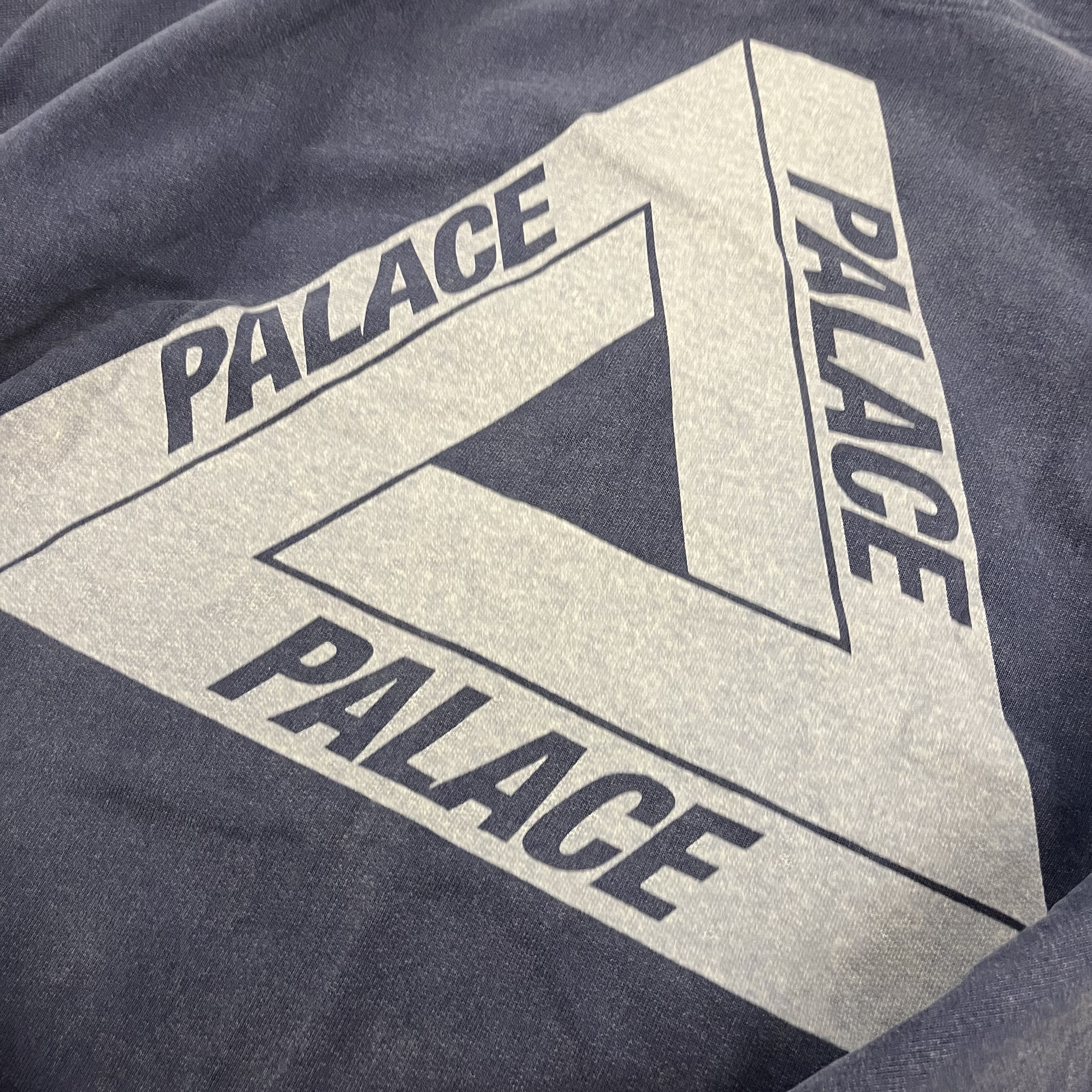 Palace Pigment Wash Tri-Ferg Zip Hood Navy - 24SS 착용 스타일