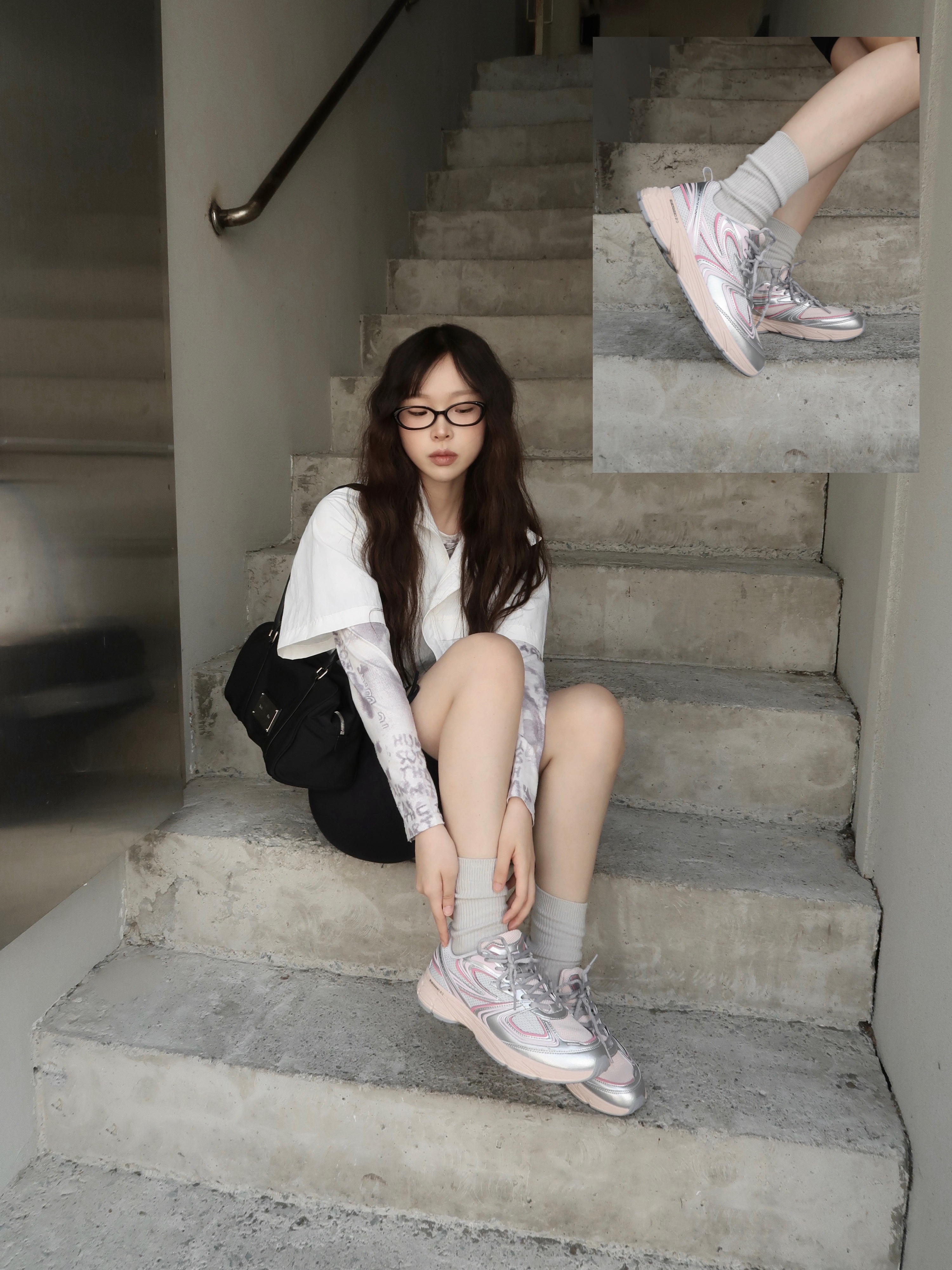 Fila Interun Pink Blossom, Matin Kim Sporty Tote Bag Black 착용 스타일 - 5
