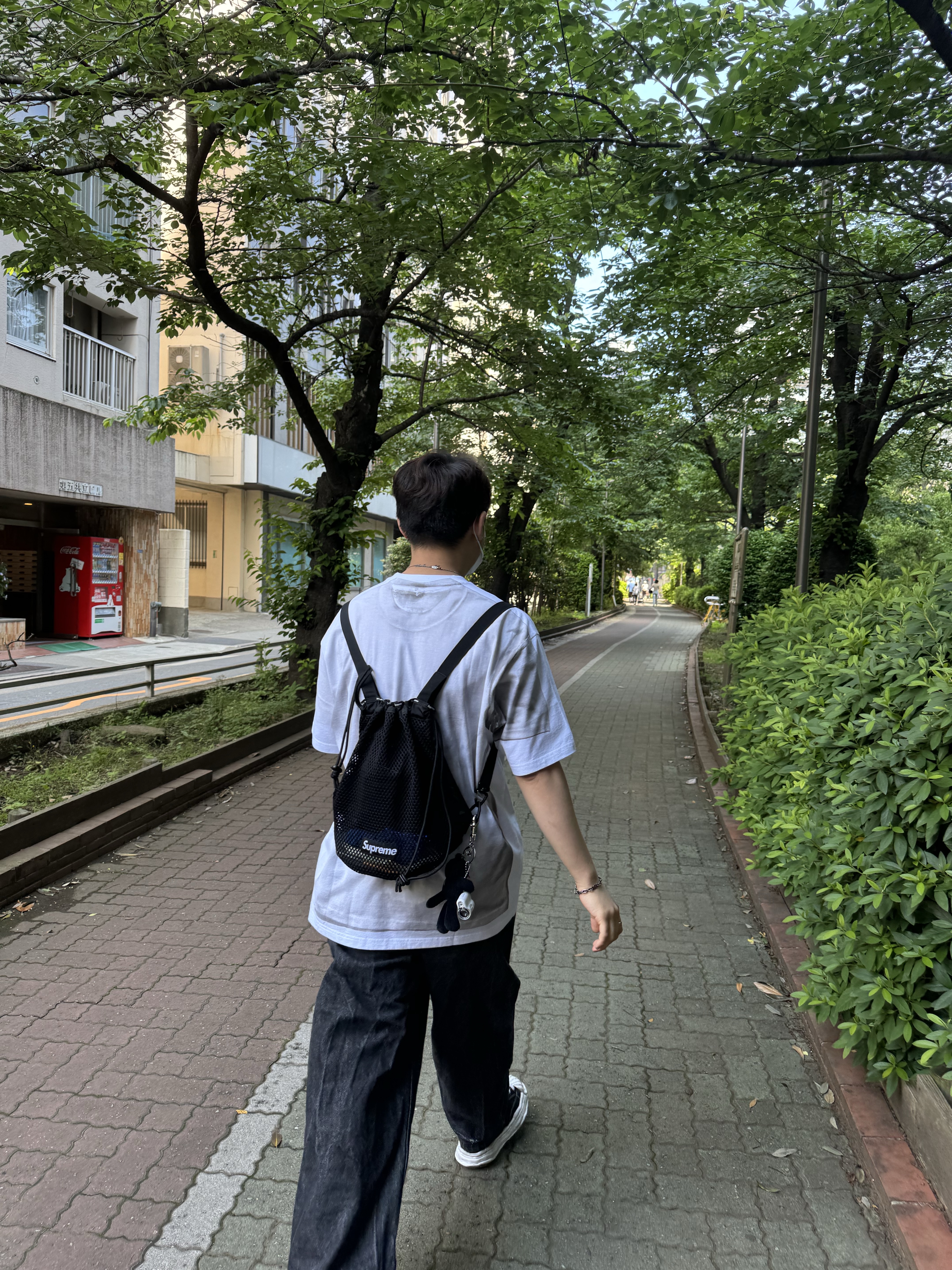 Supreme x MM6 Maison Margiela Box Logo T-Shirt White - 24SS, Supreme Mesh Small Backpack Black - 23SS 착용 스타일 - 2