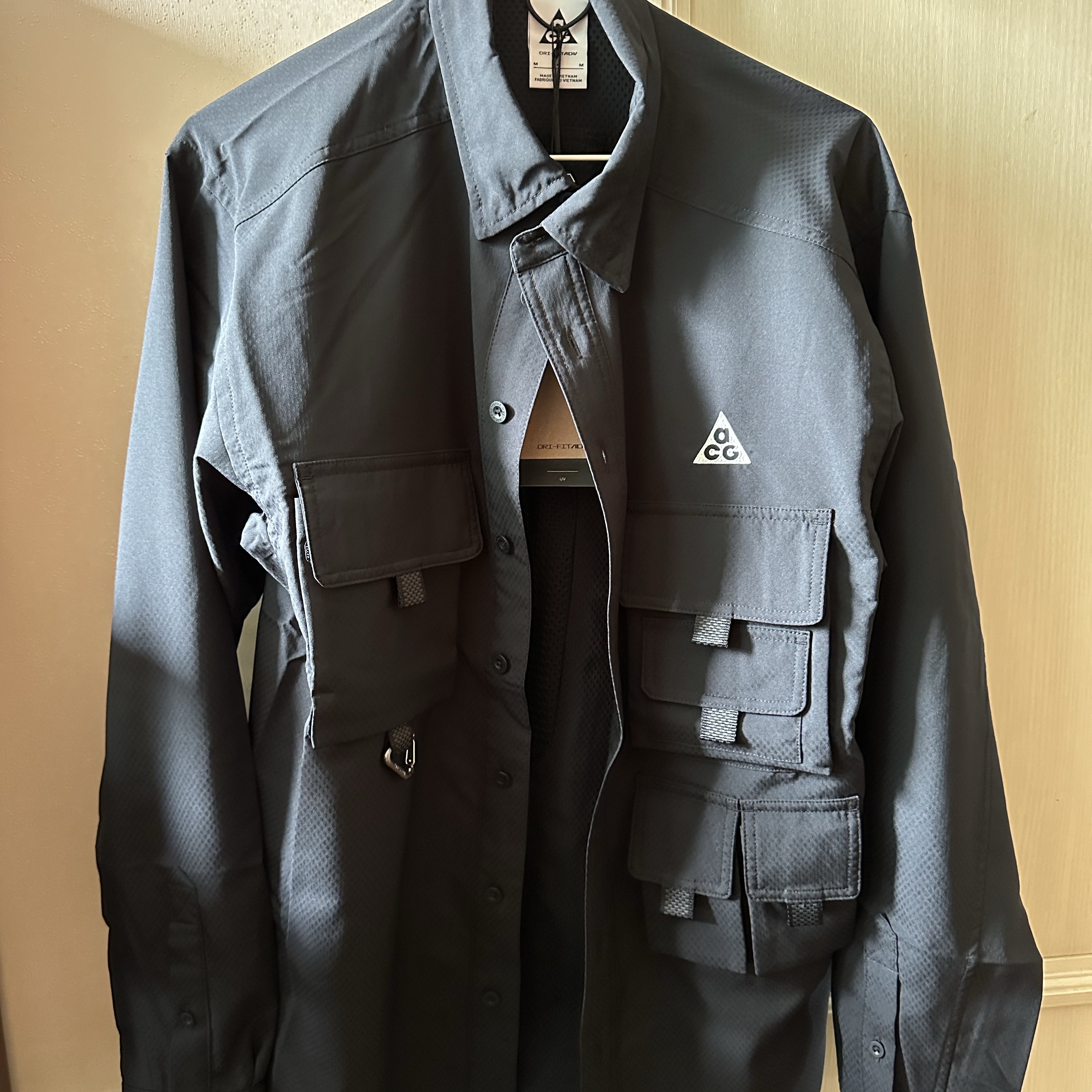 Nike ACG Devastation Trail Work Shirt Black - Asia 착용 스타일