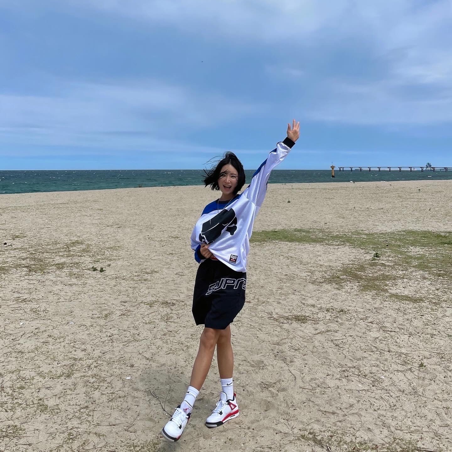 Supreme x Bounty Hunter Mesh Moto Jersey Royal Blue - 23FW, Supreme Curve Nylon Short Black - 24SS 착용 스타일 - 3