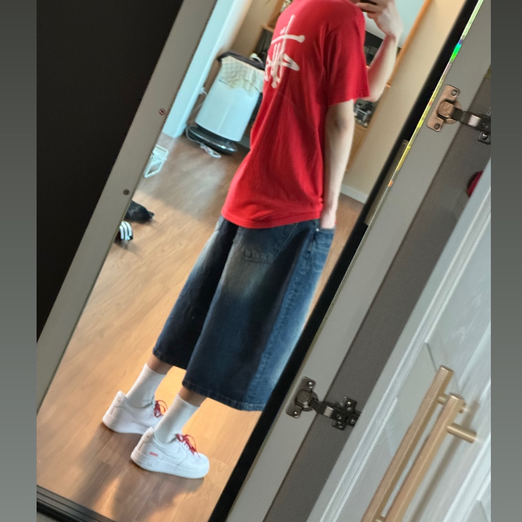 Stussy Basic Stussy T-Shirt Red 2022, Nike x Supreme Air Force 1 Low White 착용 스타일