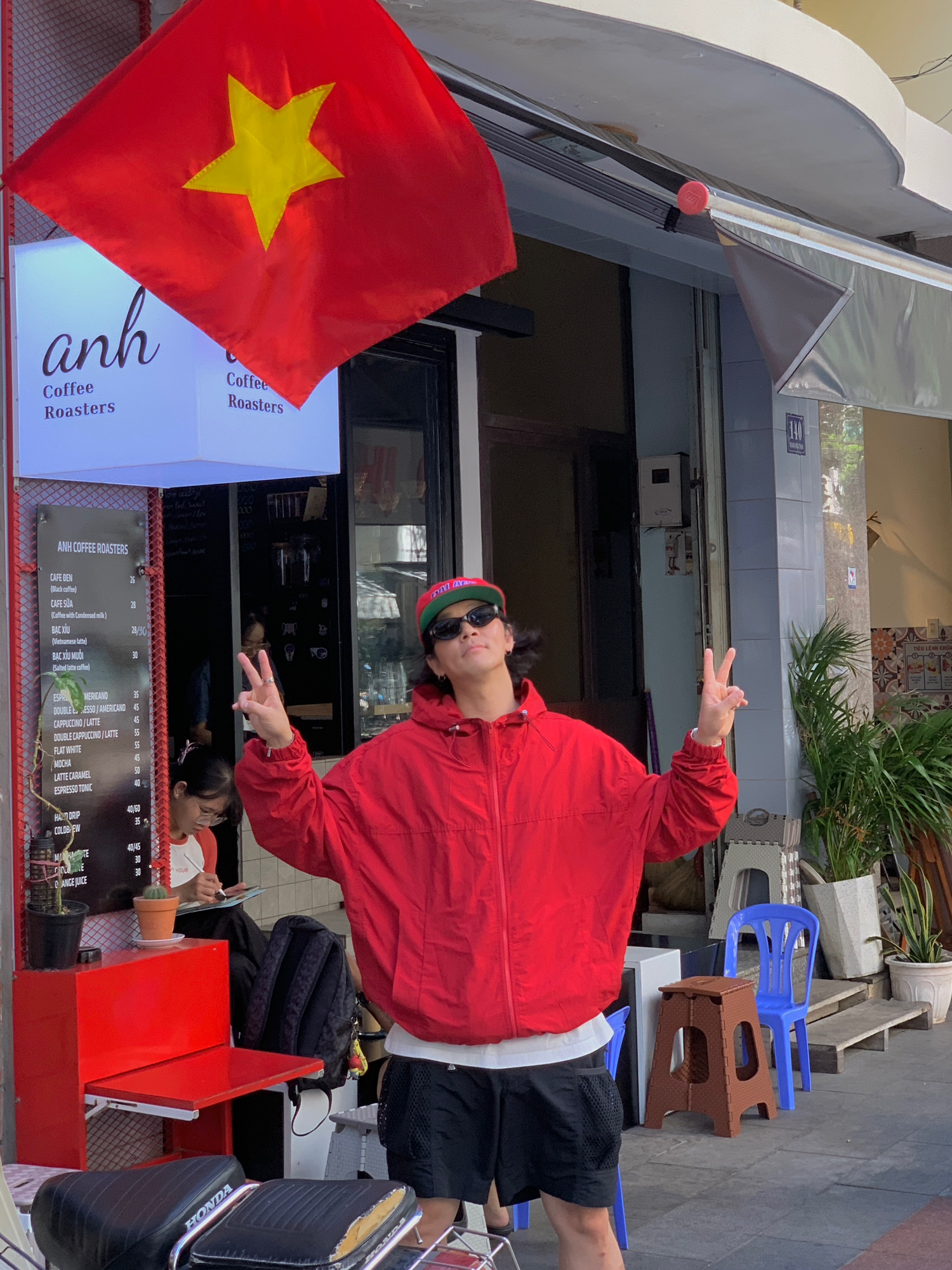 Palace Gigantic Pal Hat Red - 23SS, New Balance x Cayl Fresh Foam X More Trail v3 Shadow Grey 착용 스타일 - 6
