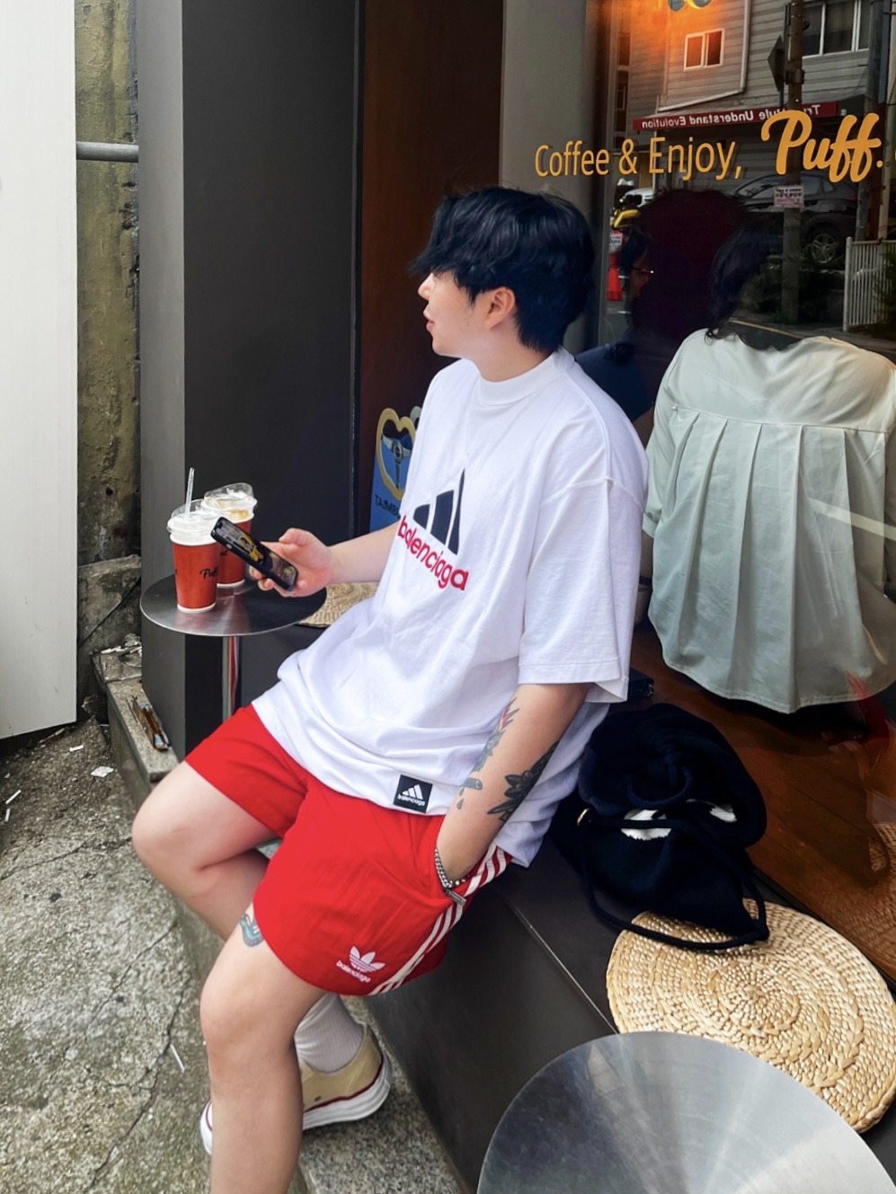Balenciaga x Adidas Oversized T-Shirt White, Balenciaga x Adidas Performance Poplin Large Shorts Black 착용 스타일 - 1