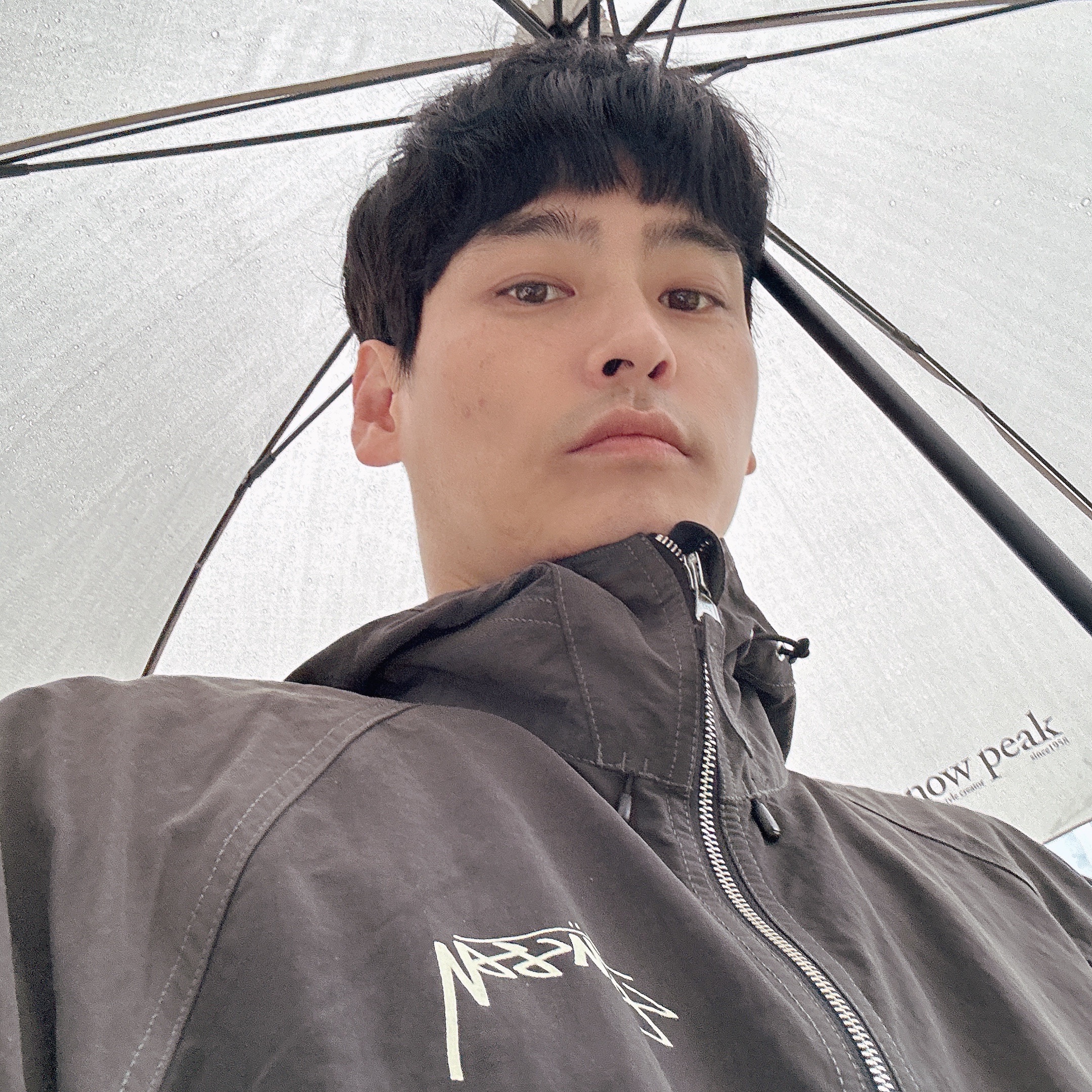 Stussy Wave Dye Beach Shell Jacket Black 착용 스타일 - 1