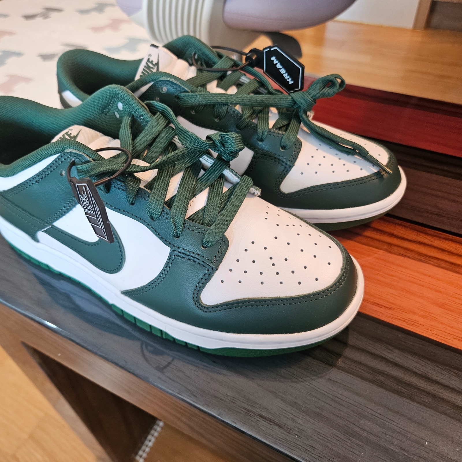 Nike Dunk Low Retro Varsity Green 착용 스타일 - 1
