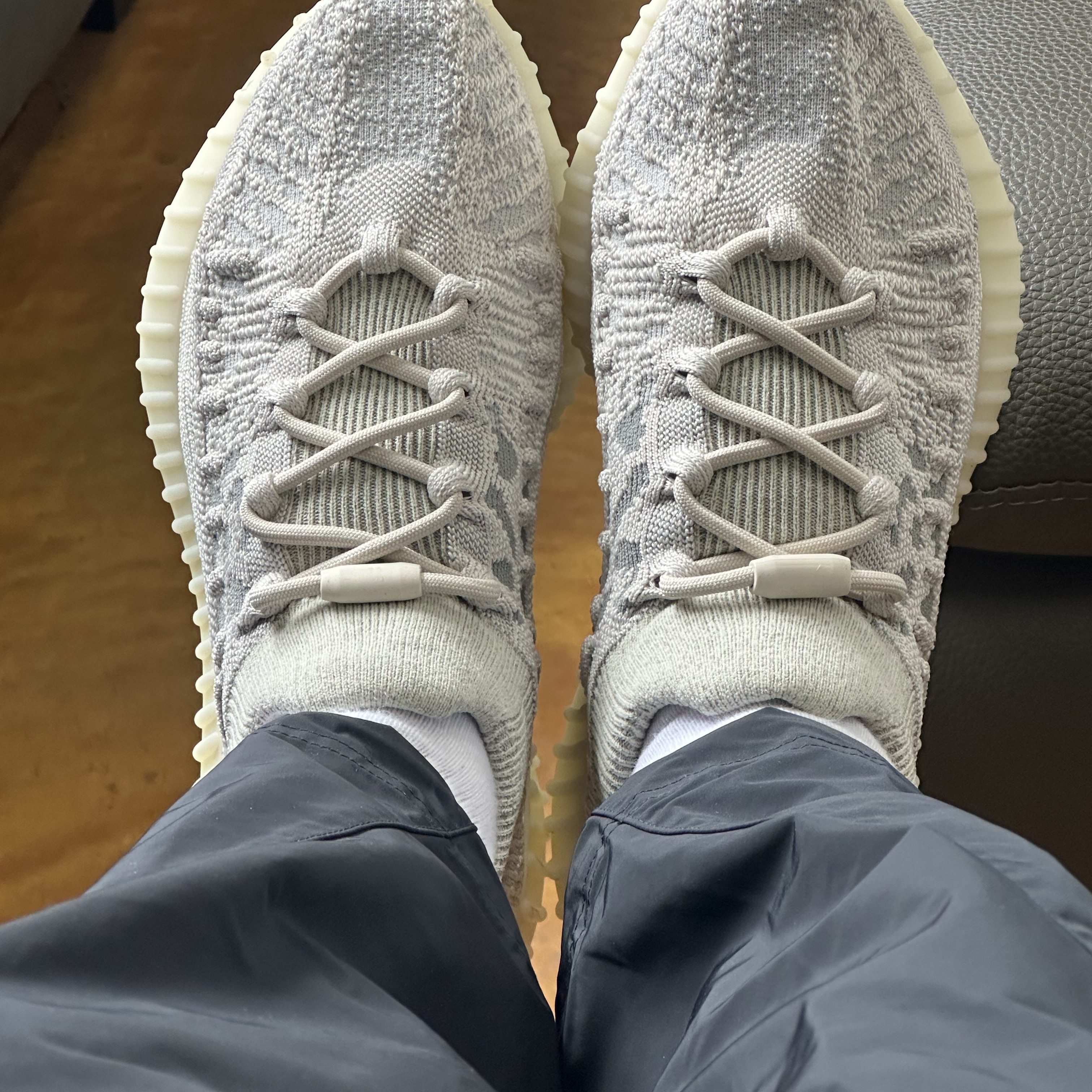 Adidas Yeezy 350 V2 CMPCT Slate Bone 2022/2023 착용 스타일