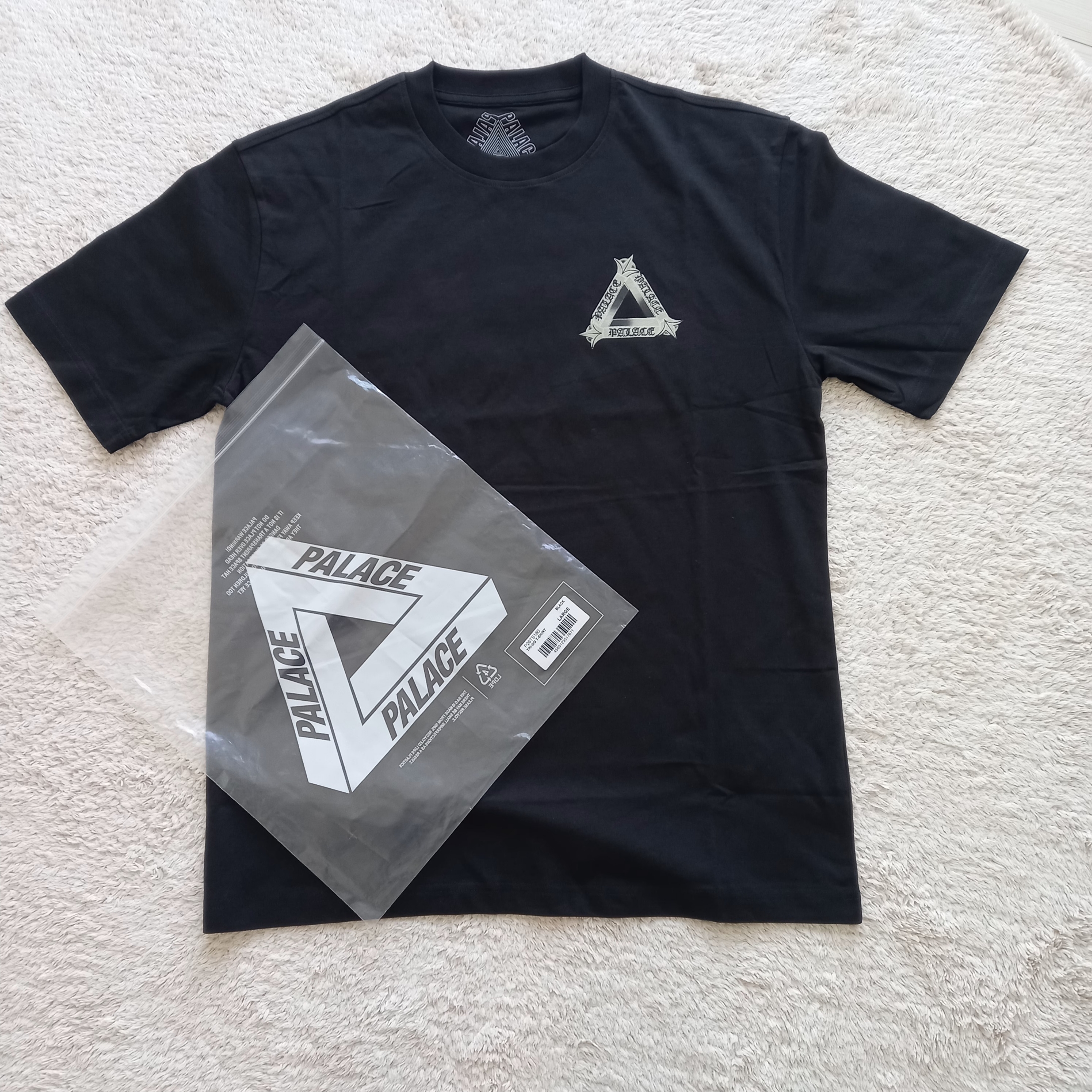 Palace Tri-OG T-Shirt Black - 24SS 착용 스타일 - 2