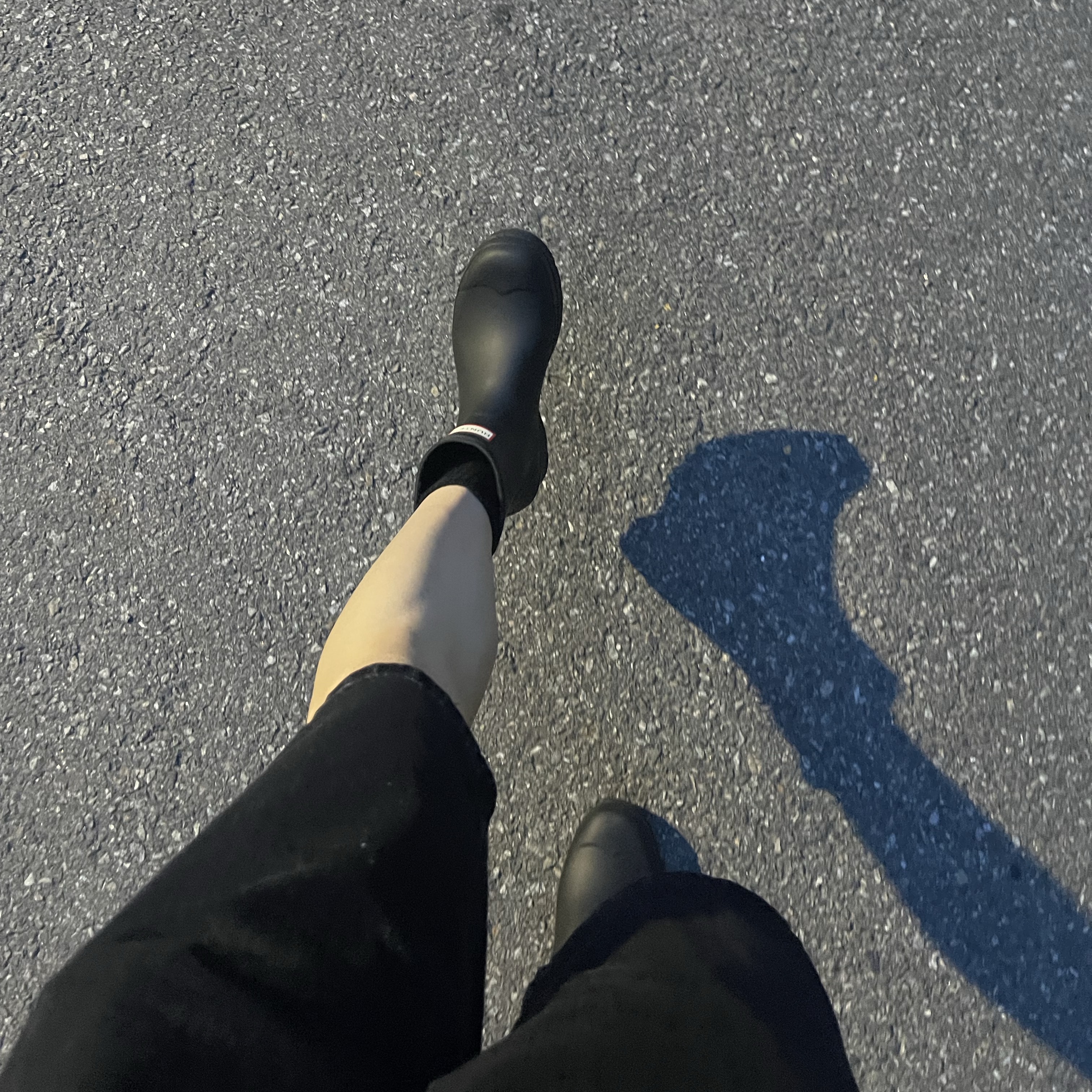 Hunter Play Short Wellington Boots Black, Supreme x Nike Denim Short Black - 24SS 착용 스타일