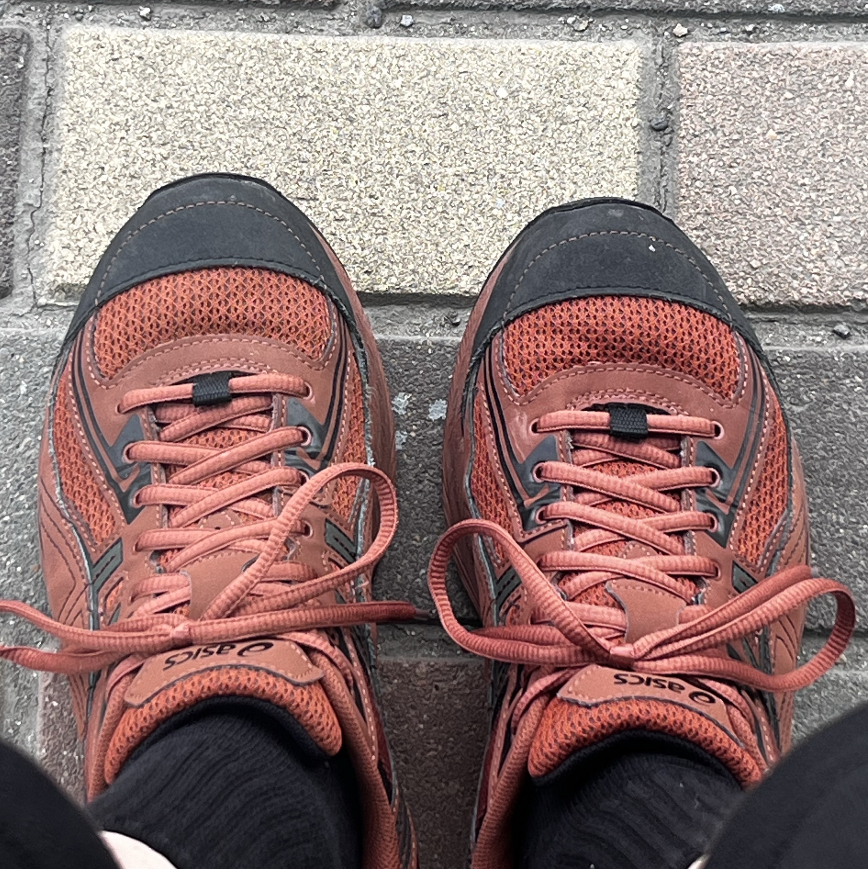 Asics x Kiko Kostadinov Gel-Burz 2 Caramel 착용 스타일