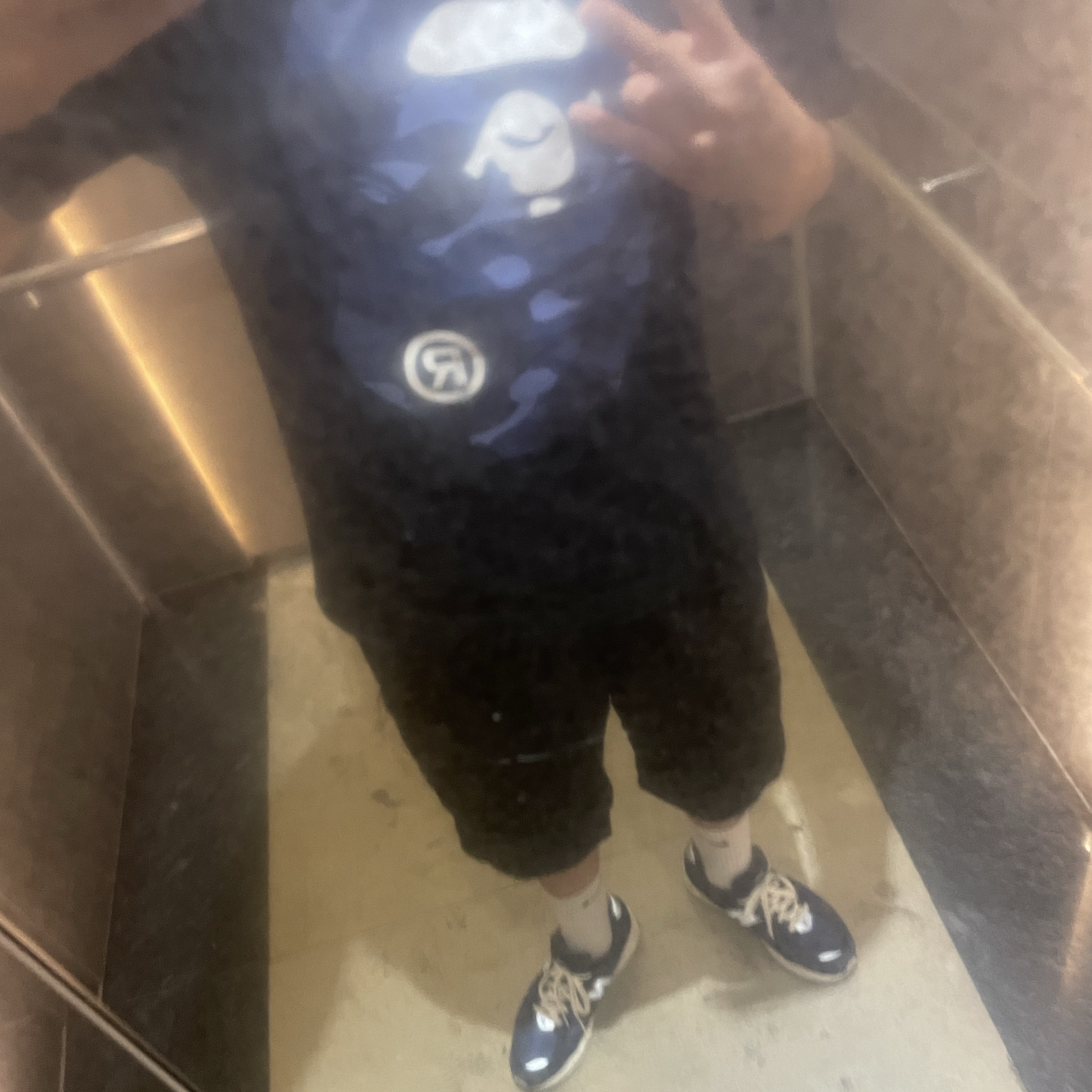 BAPE Color Camo Big Ape Head T-Shirt Black Navy, New Balance 2002R Special Vintage Navy 착용 스타일 - 2