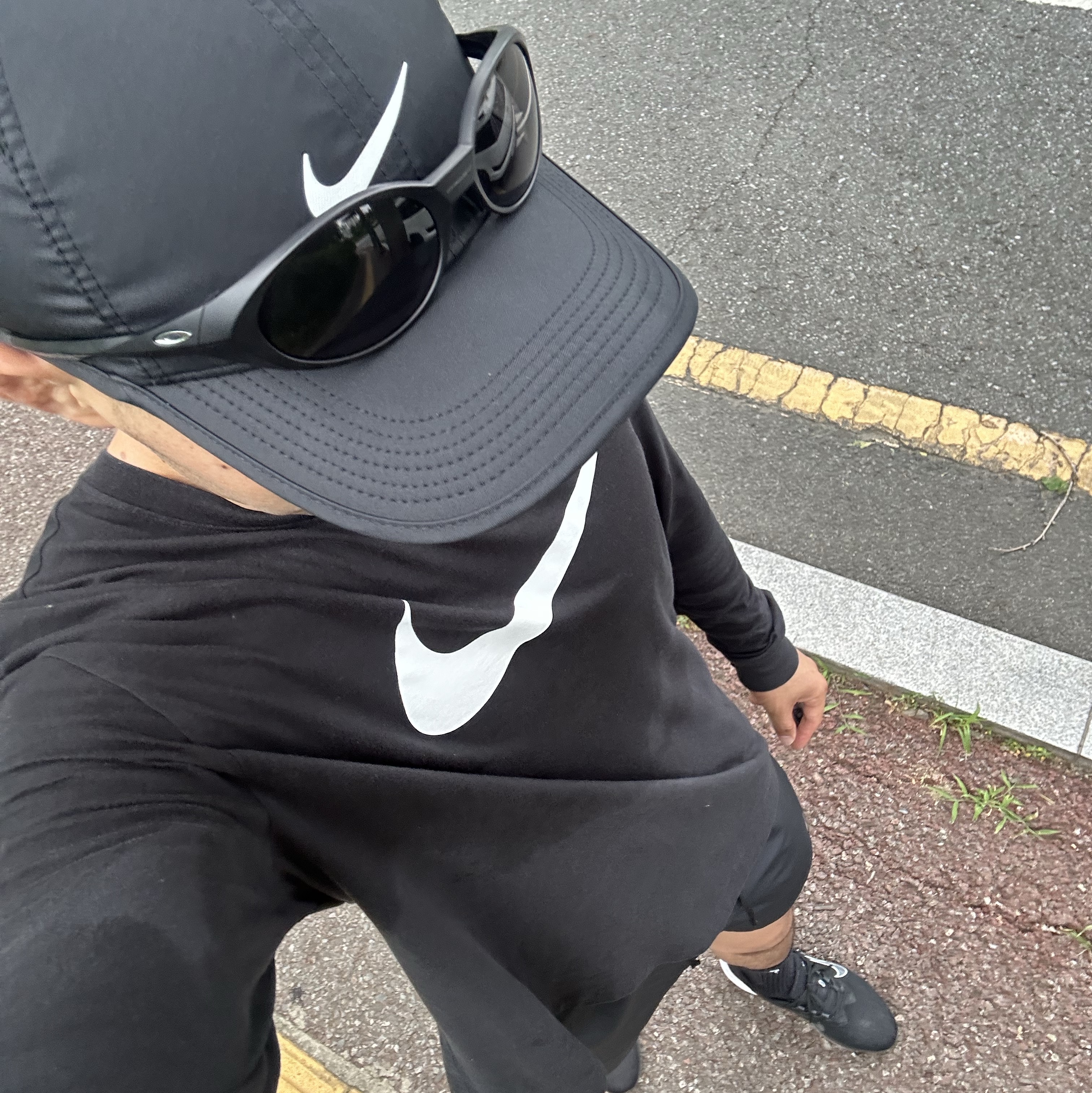 Nike Aerobill Tailwind Running Cap Black, Oakley Eye Jacket Redux Matte Black Frame Prizm Grey Lenses High Bridge Fit 착용 스타일
