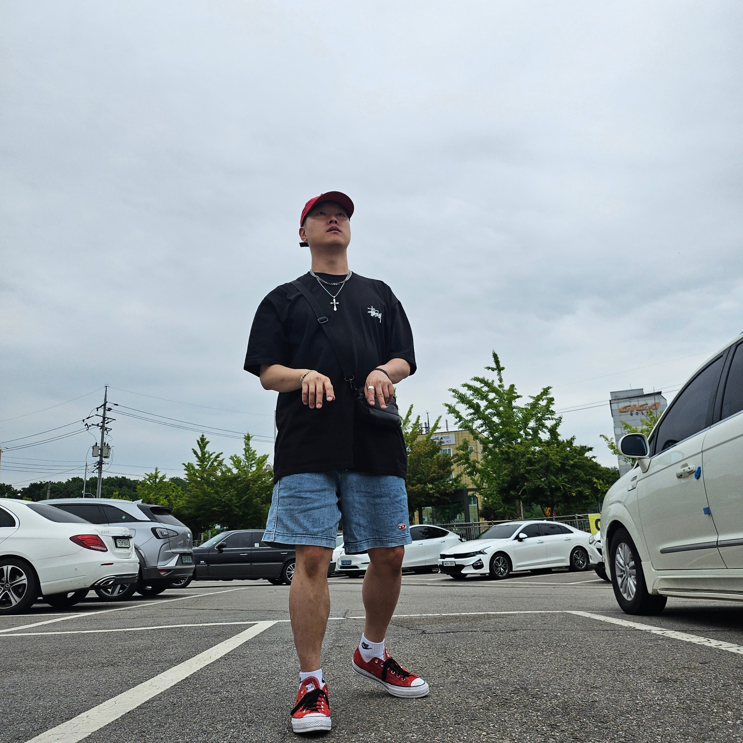 Supreme Seersucker S Logo 6-Panel Red - 24SS, Converse x Stussy Chuck 70 Ox Poppy Red 착용 스타일 - 3