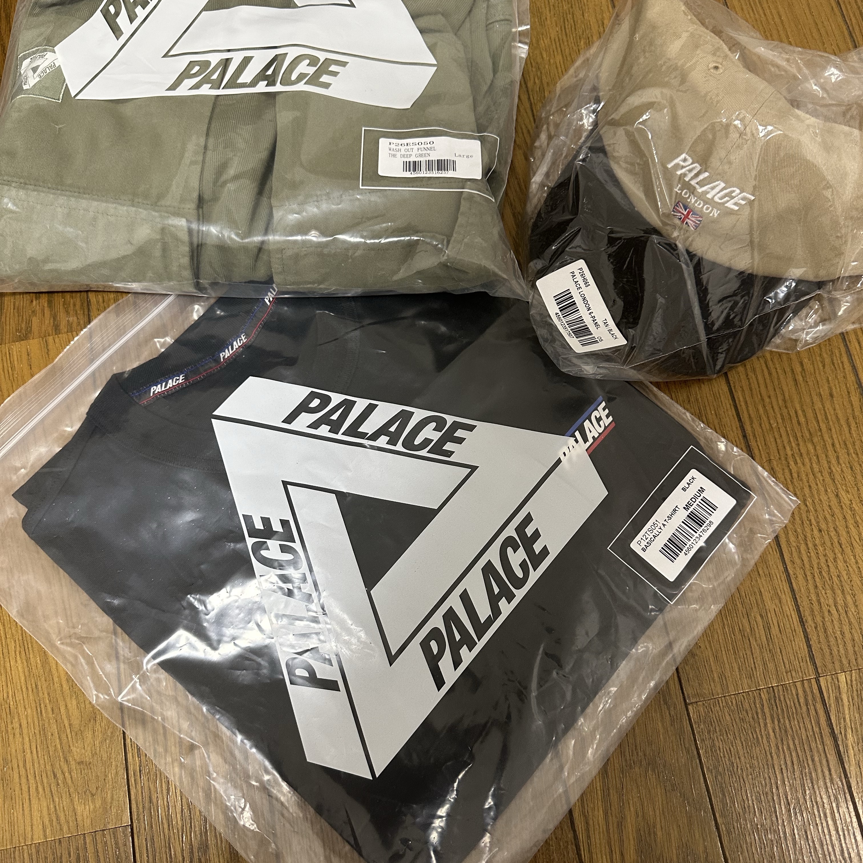Palace London 6-Panel Tan Black - 24SS 착용 스타일 - 3
