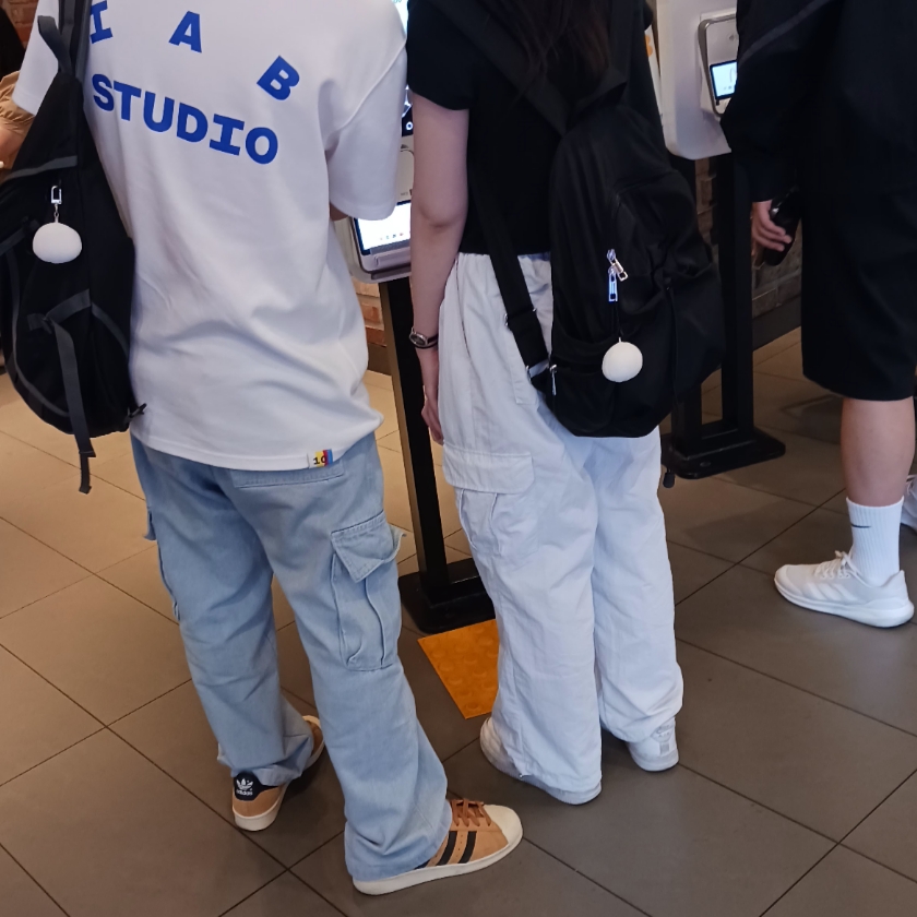 IAB Studio 10th Anniversary T-Shirts Pack White & Black (2 Pack), Adidas Superstar 82 Mesa Core Black 착용 스타일
