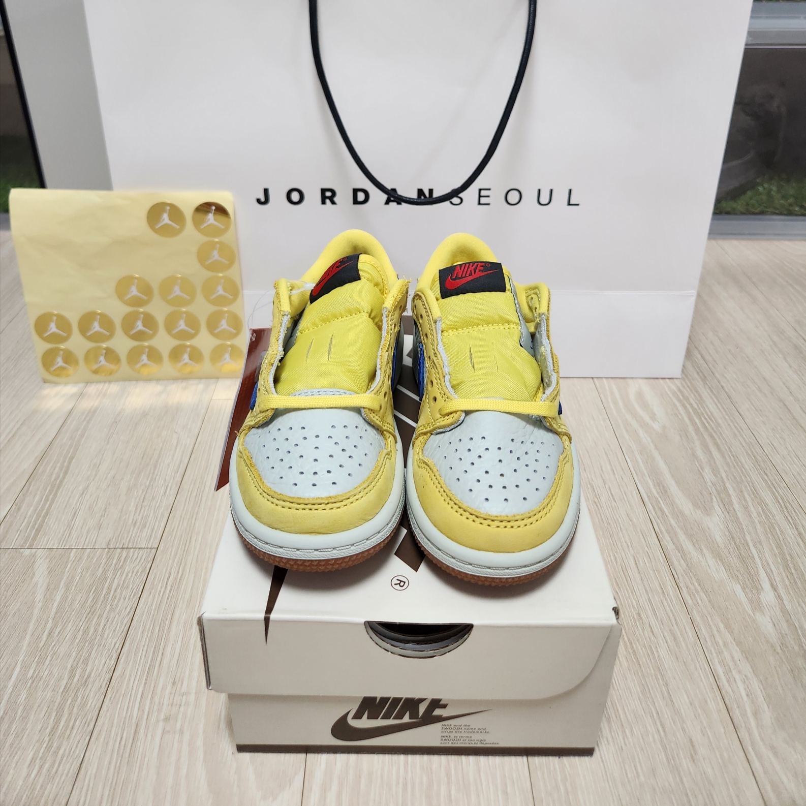 (PS) Jordan 1 x Travis Scott Retro Low OG SP Canary 착용 스타일 - 5