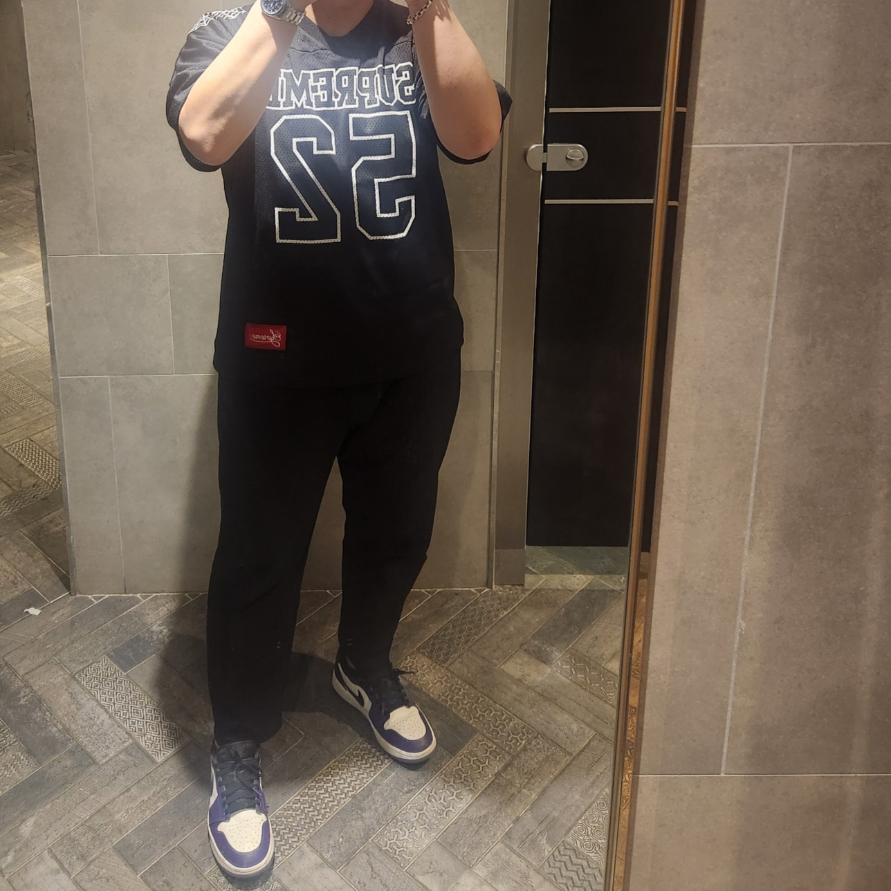 Supreme Spiderweb Football Jersey Black - 24SS, Jordan 1 Low Golf Court Purple 착용 스타일