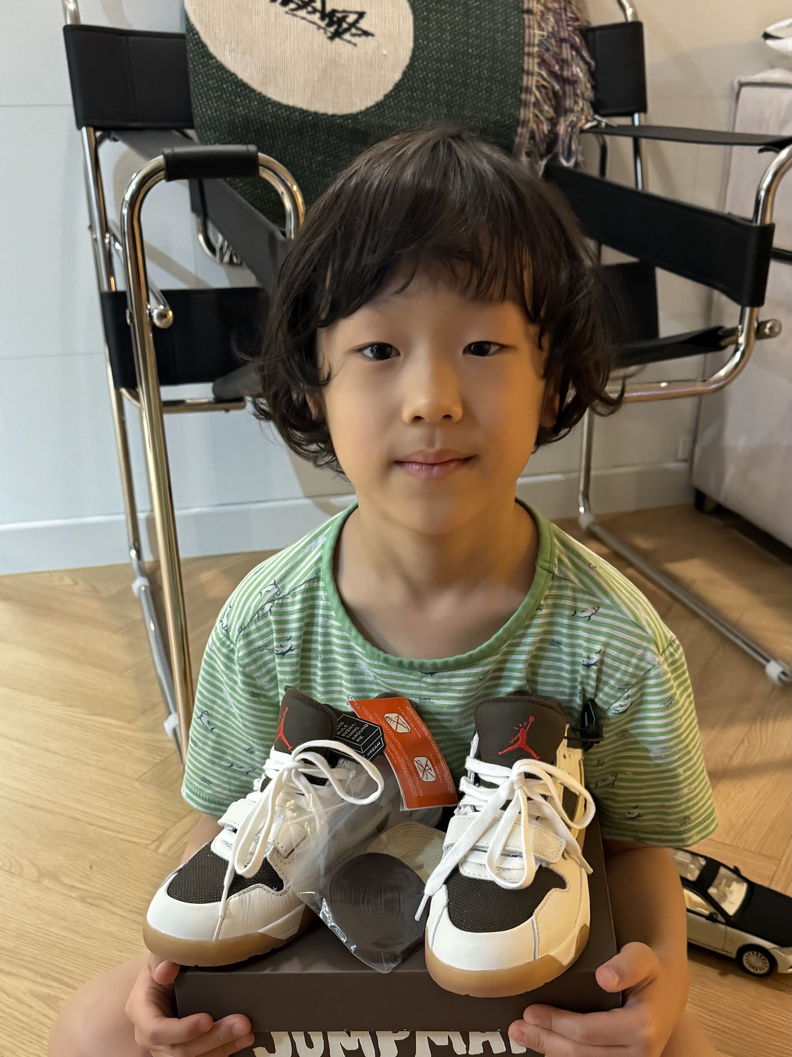 (PS) Jordan x Travis Scott Jumpman Jack TR Sail and Dark Mocha, Stussy Billiards Tapestry Blanket Green 착용 스타일 - 1