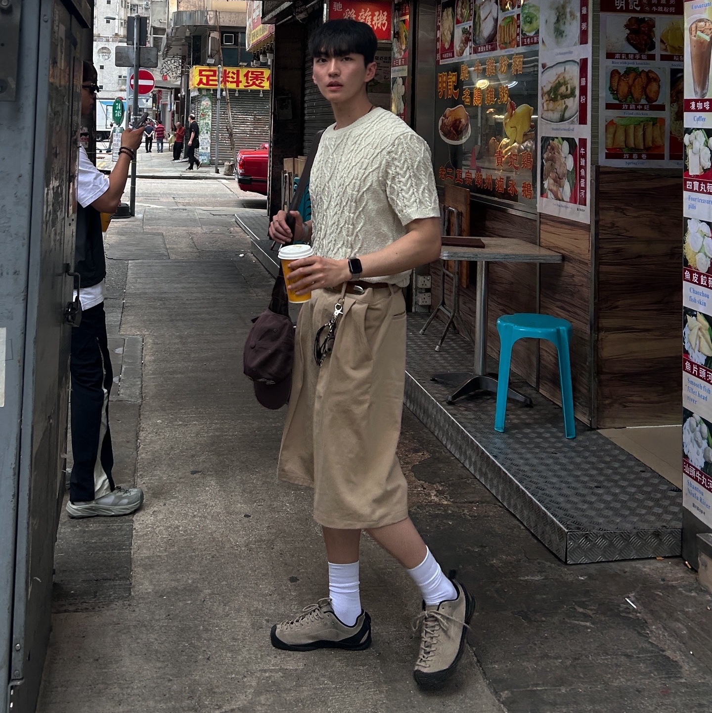 Porter Free Style Shoulder Bag Brown, Keen Jasper Suede Sneakers Silver Mink 착용 스타일