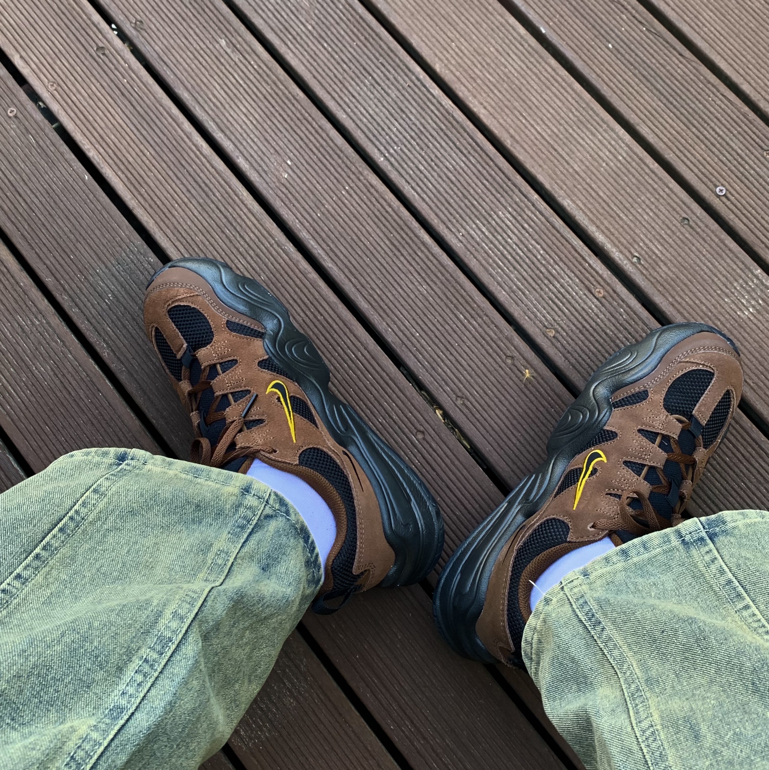 Nike Tech Hera Cacao Wow Bronzine 착용 스타일