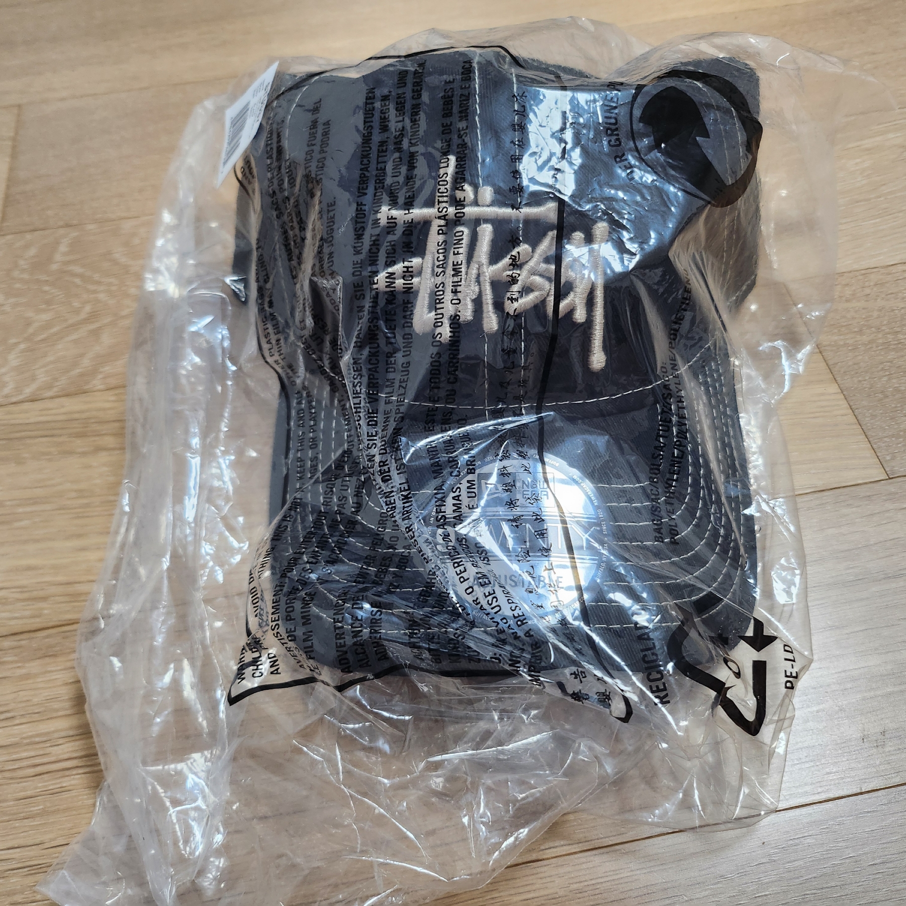 Stussy New Era 9twenty Basic Trucker Black 착용 스타일 - 1