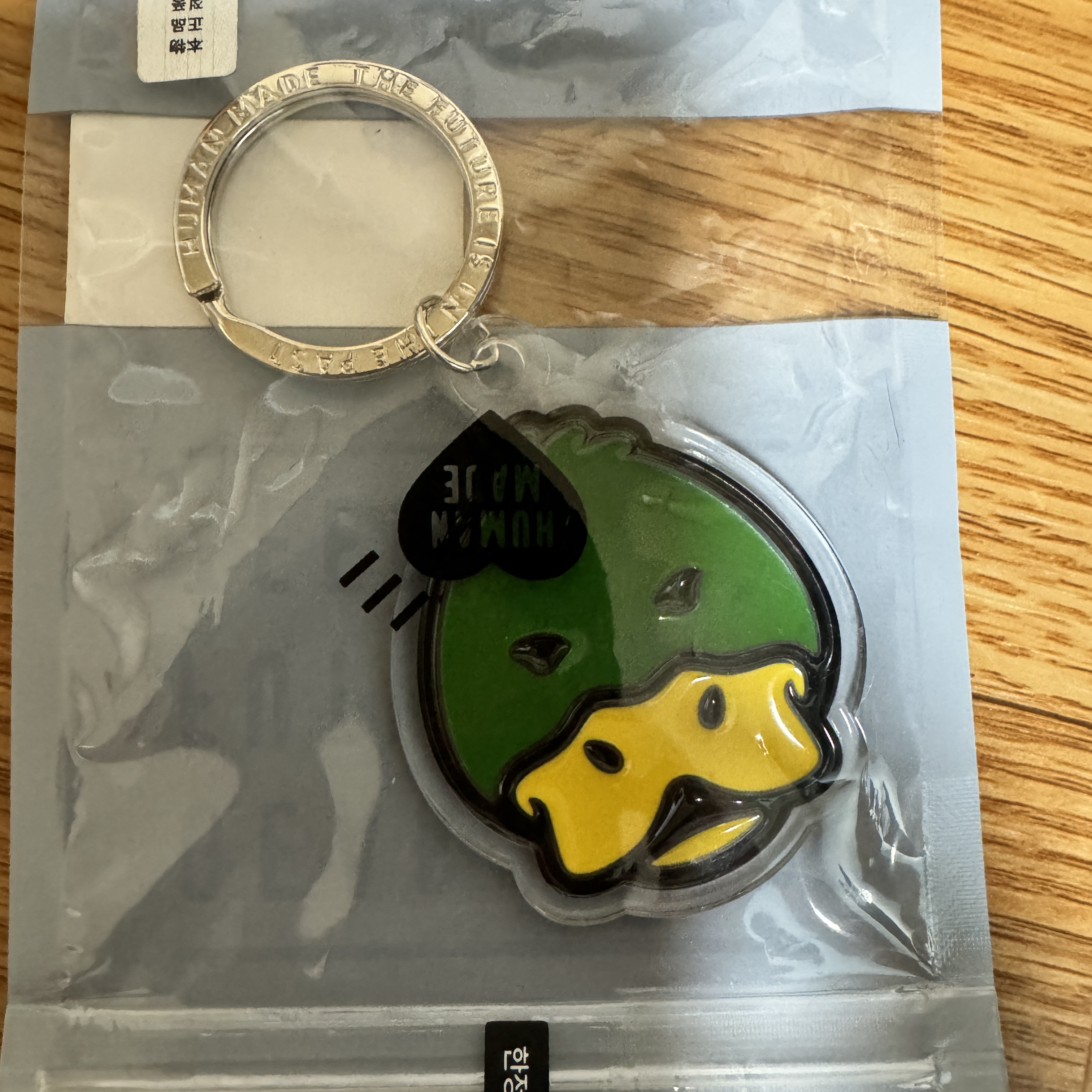 Human Made Acrylic Animal Keyring Green 착용 스타일 - 1