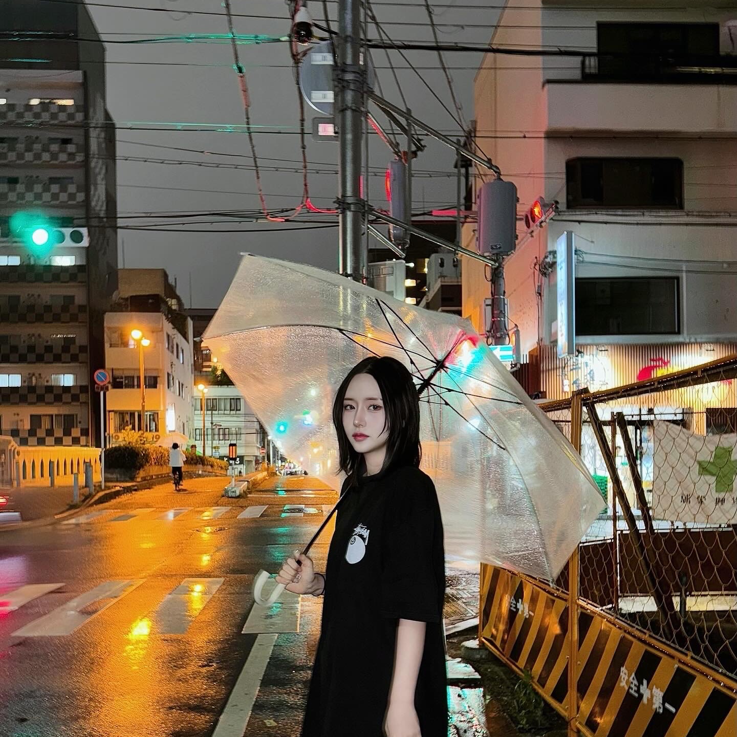 Stussy 8 Ball Pigment Dyed T-Shirt Black 착용 스타일 - 1