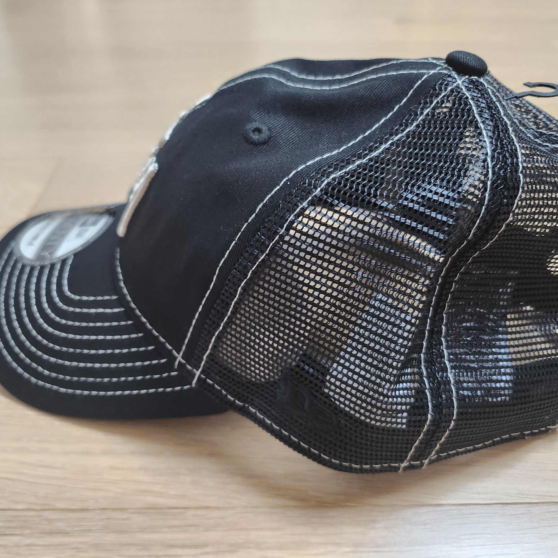 Stussy New Era 9twenty Basic Trucker Black 착용 스타일 - 3