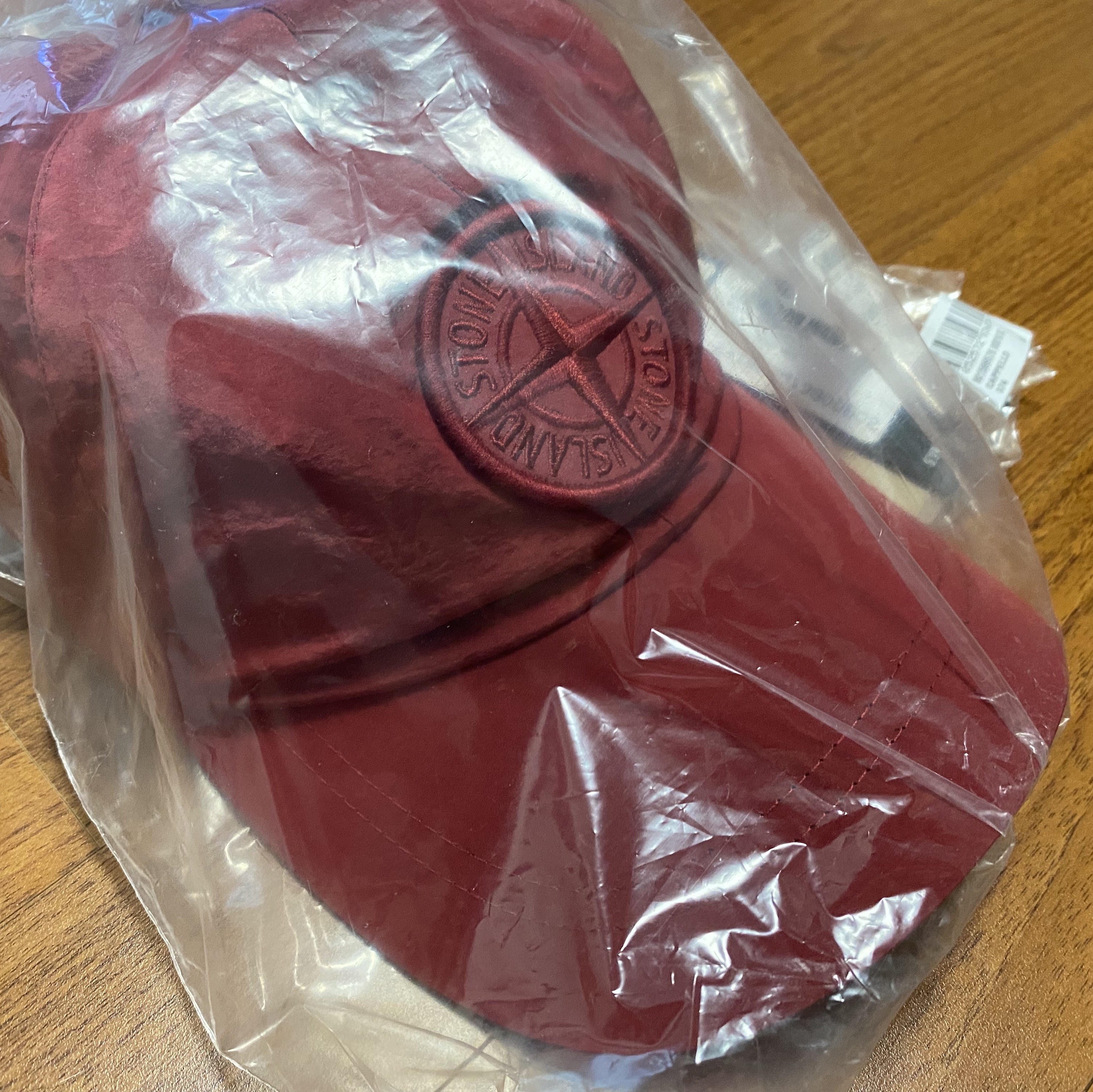 Stone Island 99576 Nylon Metal 6-Panel Cap Red - 24SS 착용 스타일