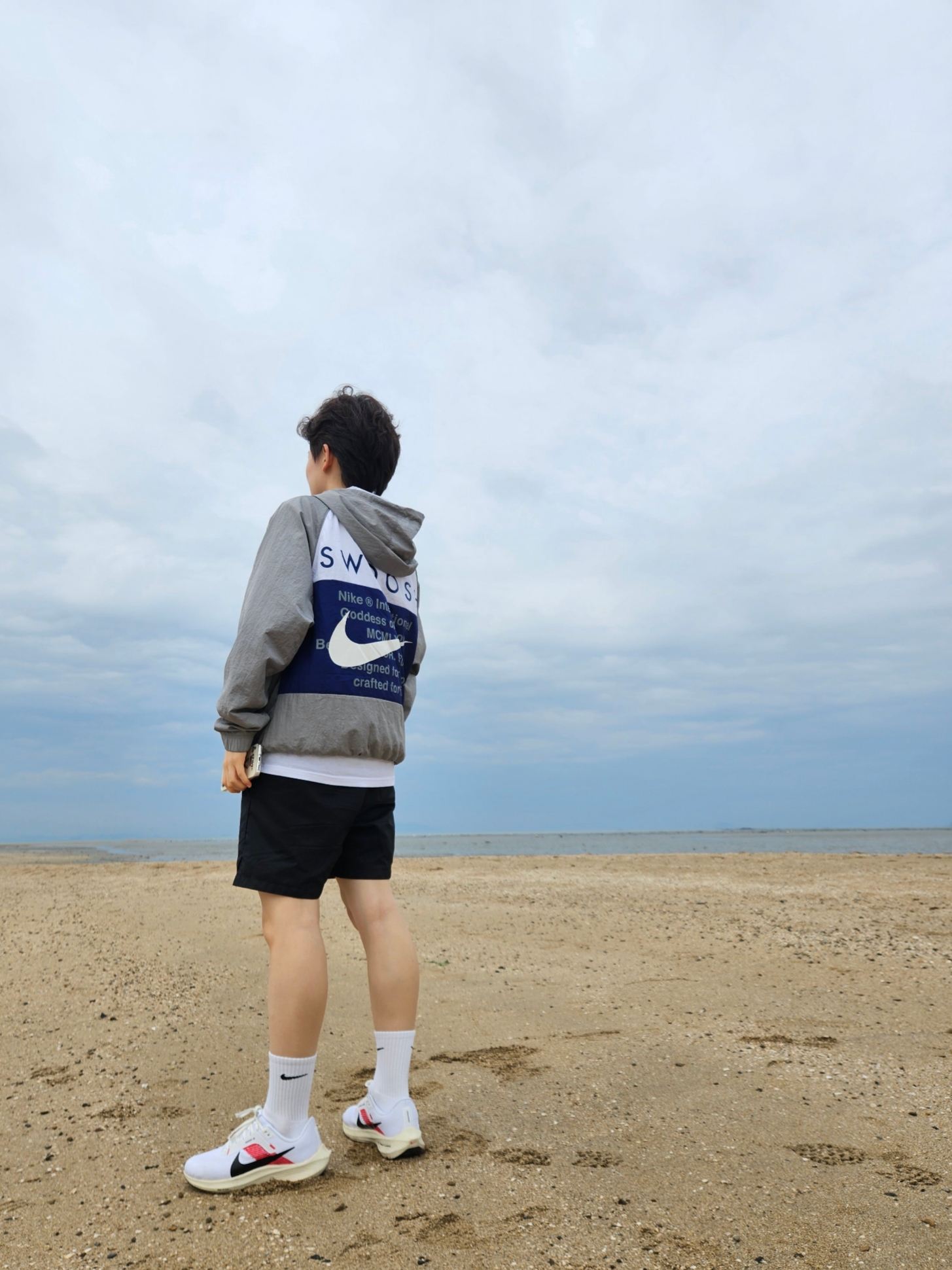 Nike NSW Woven Shorts Black - Asia, Nike NSW Swoosh Woven Hooded Jacket Grey - Asia 착용 스타일