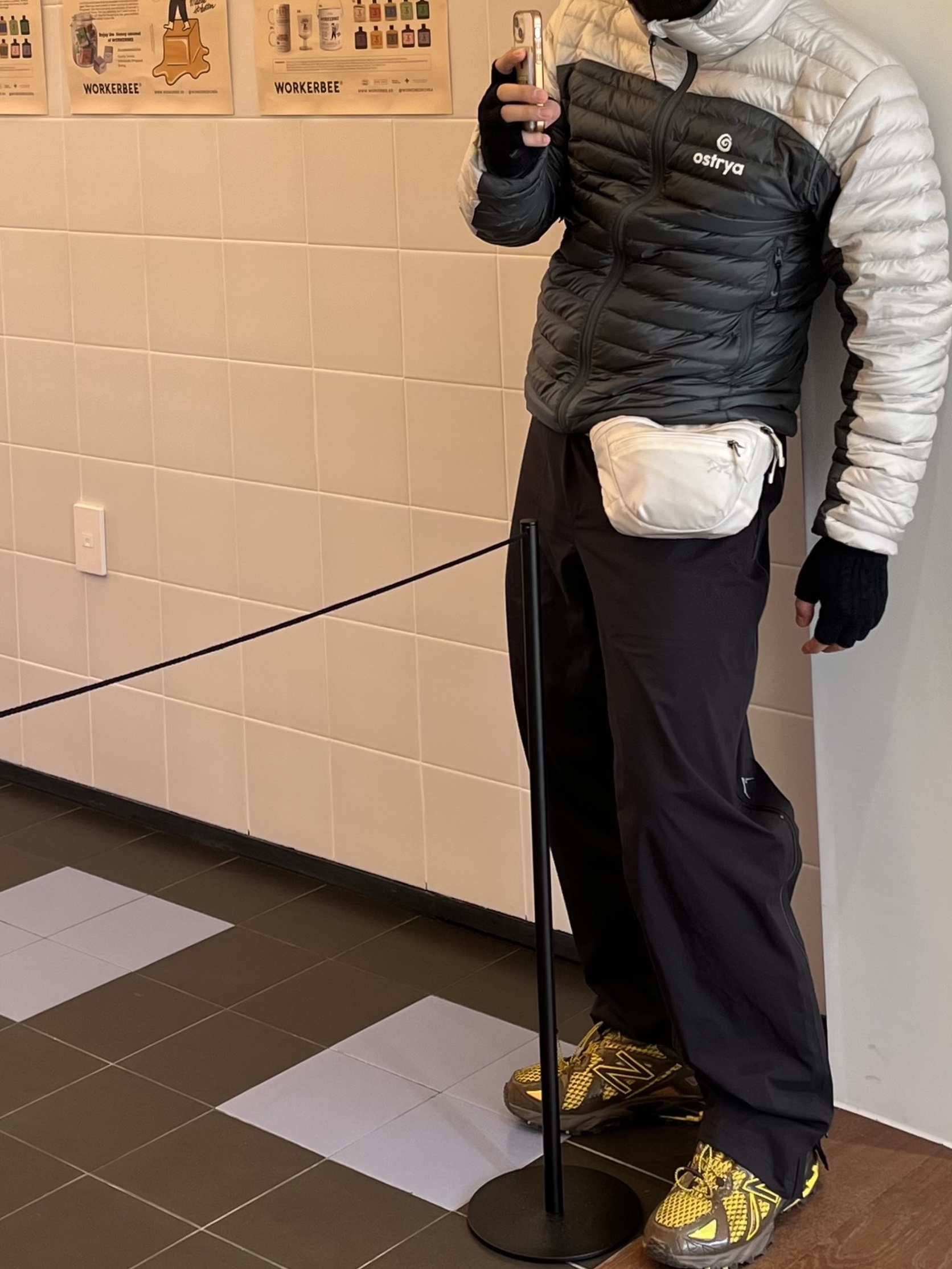 Ostrya Sapwood Down Jacket Jade, Arc'teryx Mantis 1 Waistpack White Light 착용 스타일