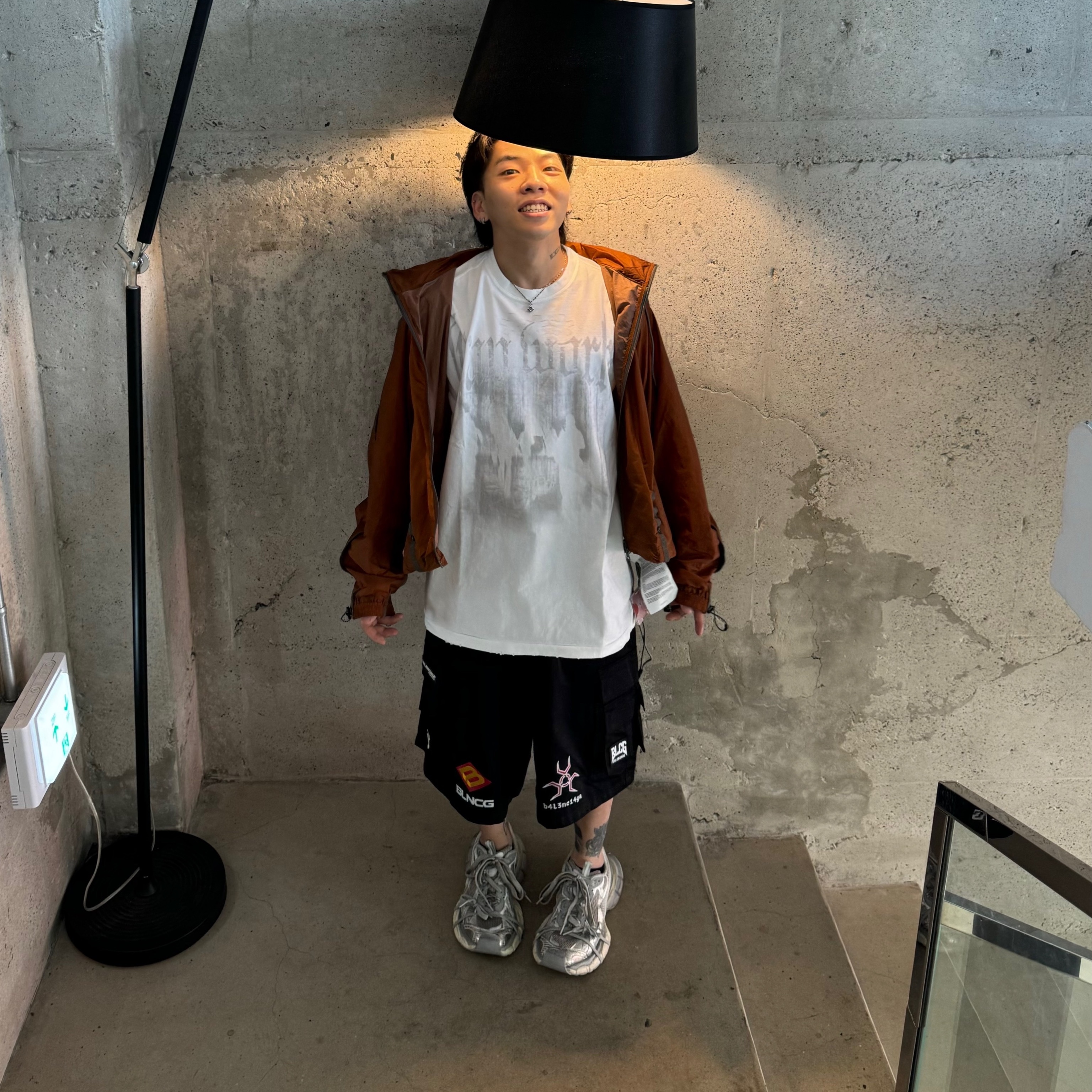 Balenciaga 3XL Sneakers Light Beige 착용 스타일 - 3