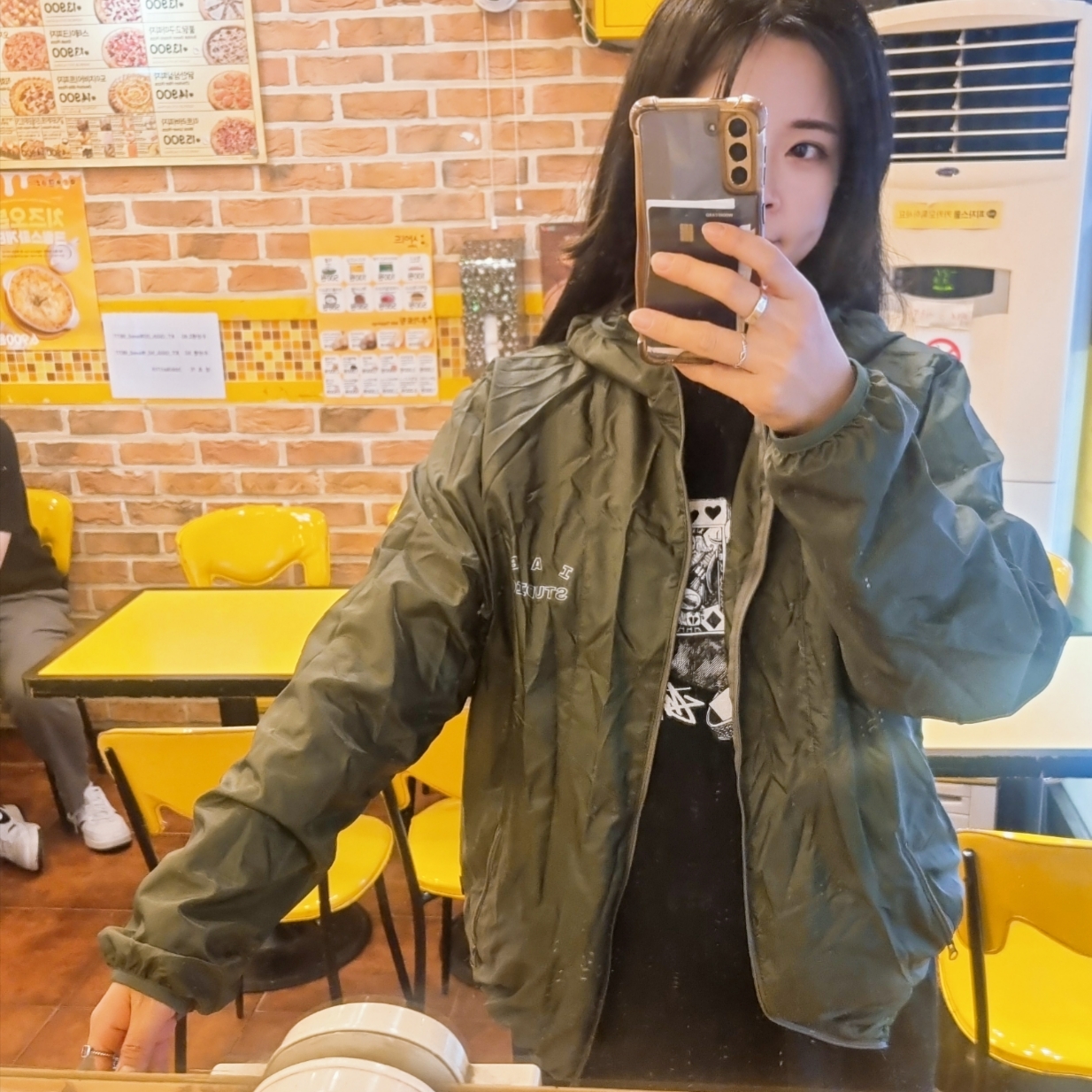 IAB Studio Ripstop Wind Jacket Deep Green 착용 스타일 - 1