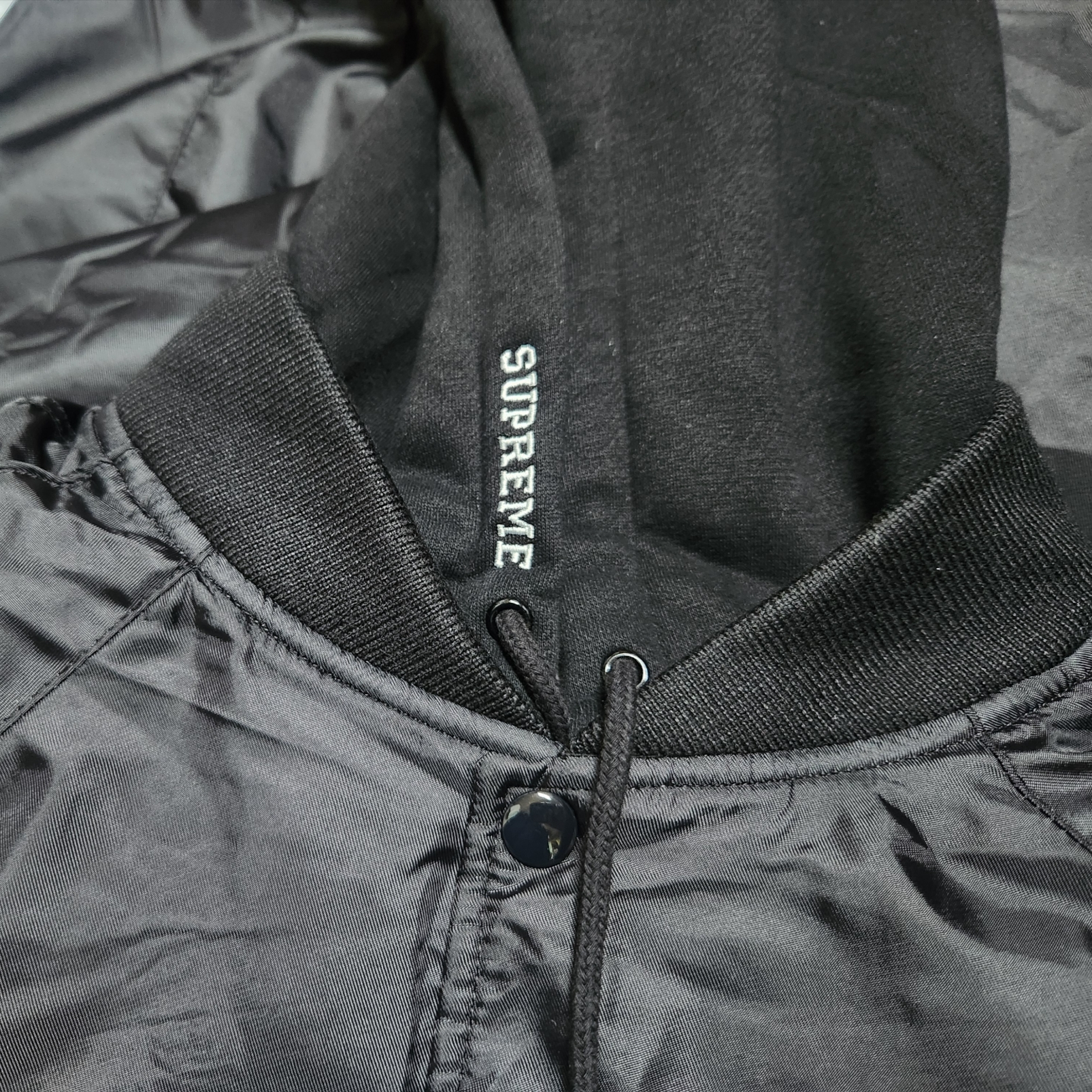 Supreme Hooded Stadium Jacket Black - 24SS 착용 스타일