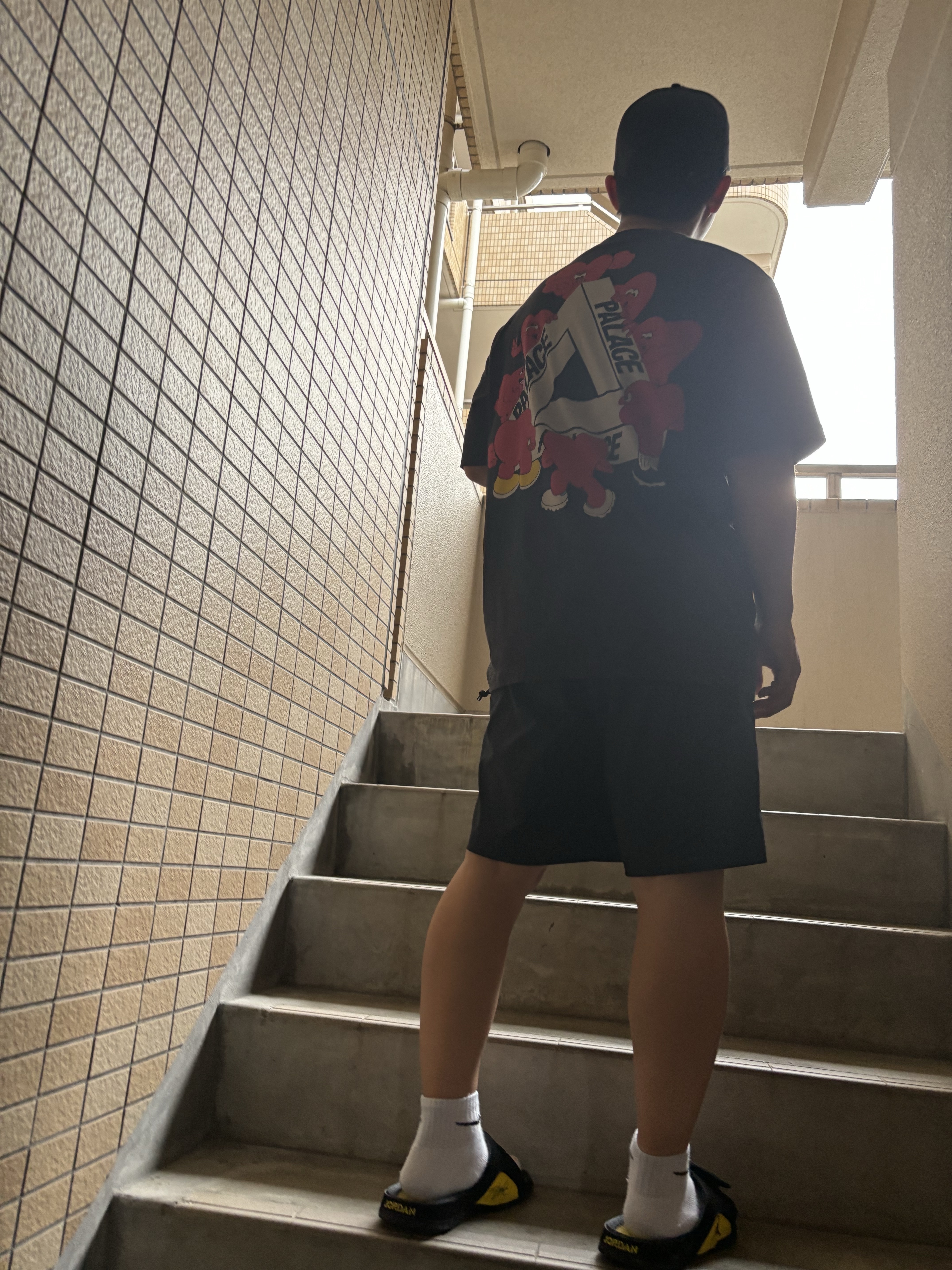 Palace Tri-Hearts T-Shirt Black - 24SS, Nike ACG Cargo Shorts Black Dark Beetroot - Asia 착용 스타일