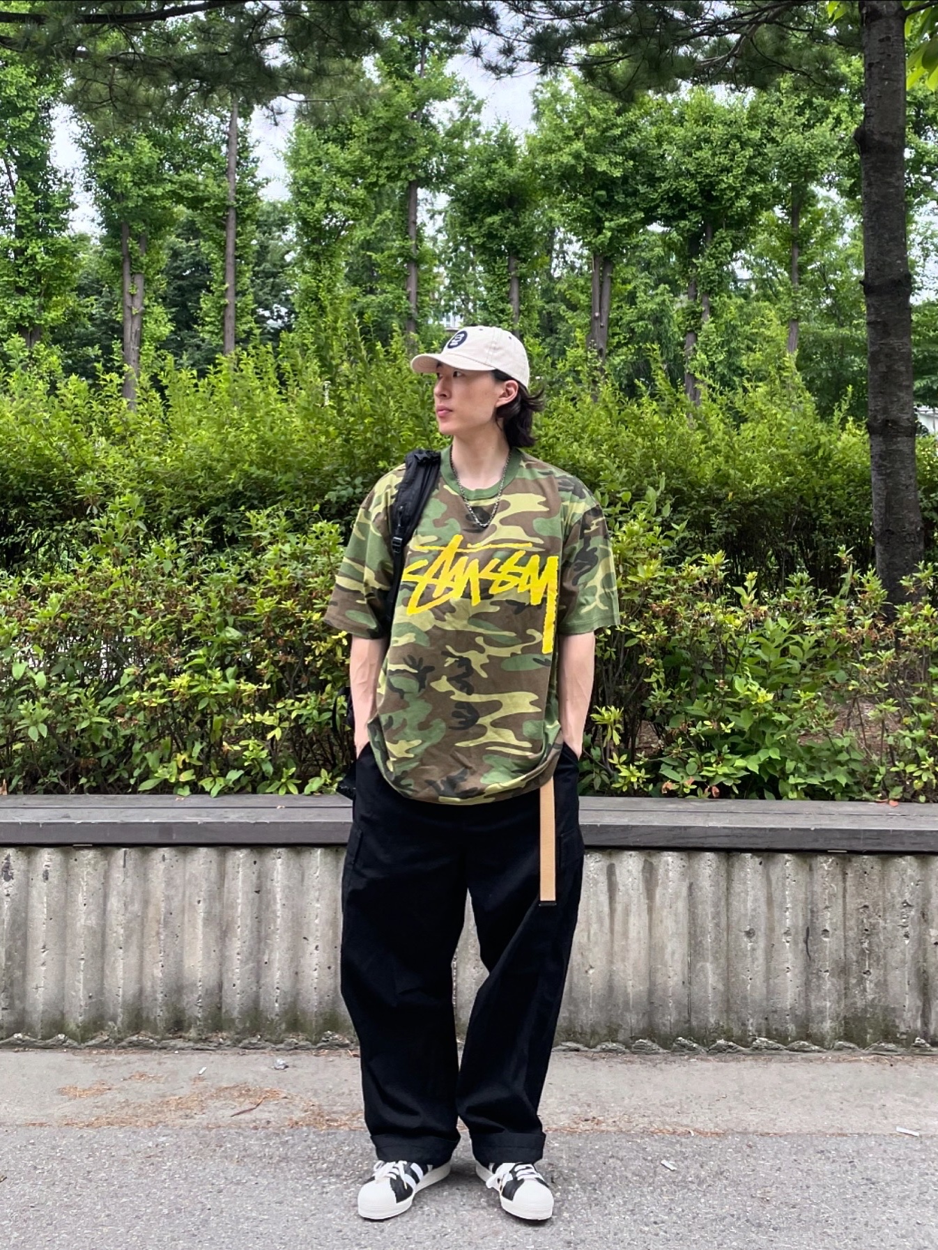 Stussy Electric Dot Low Pro Cap Black, Stussy Stock Camo T-Shirt Camo Yellow 착용 스타일 - 1