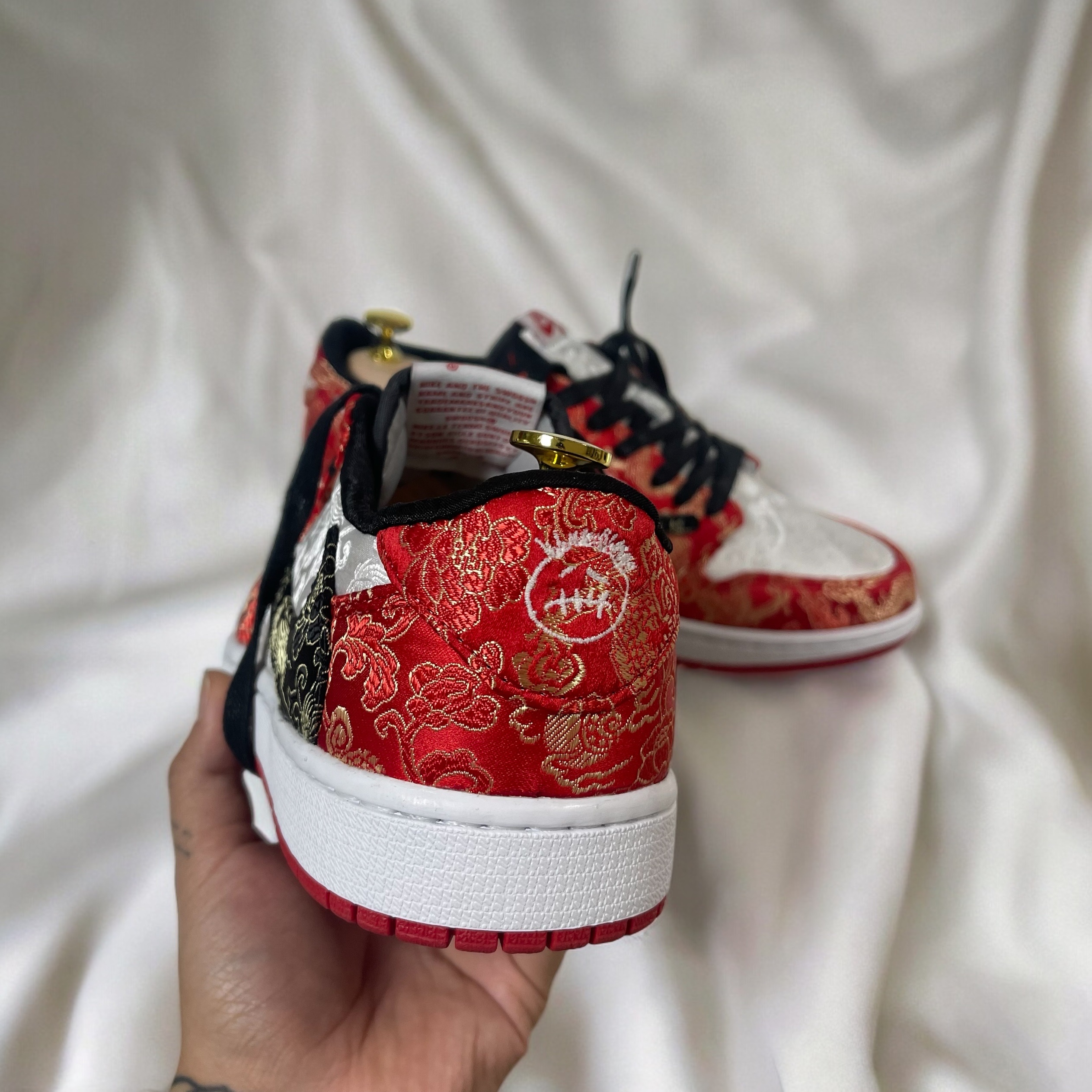 Jordan 1 Retro Low OG University Red 착용 스타일 - 3